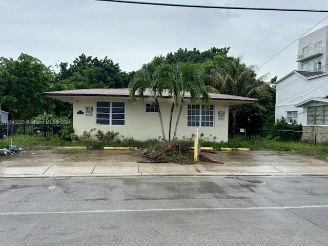 800 NE 85th St, Miami FL 33138 — 1