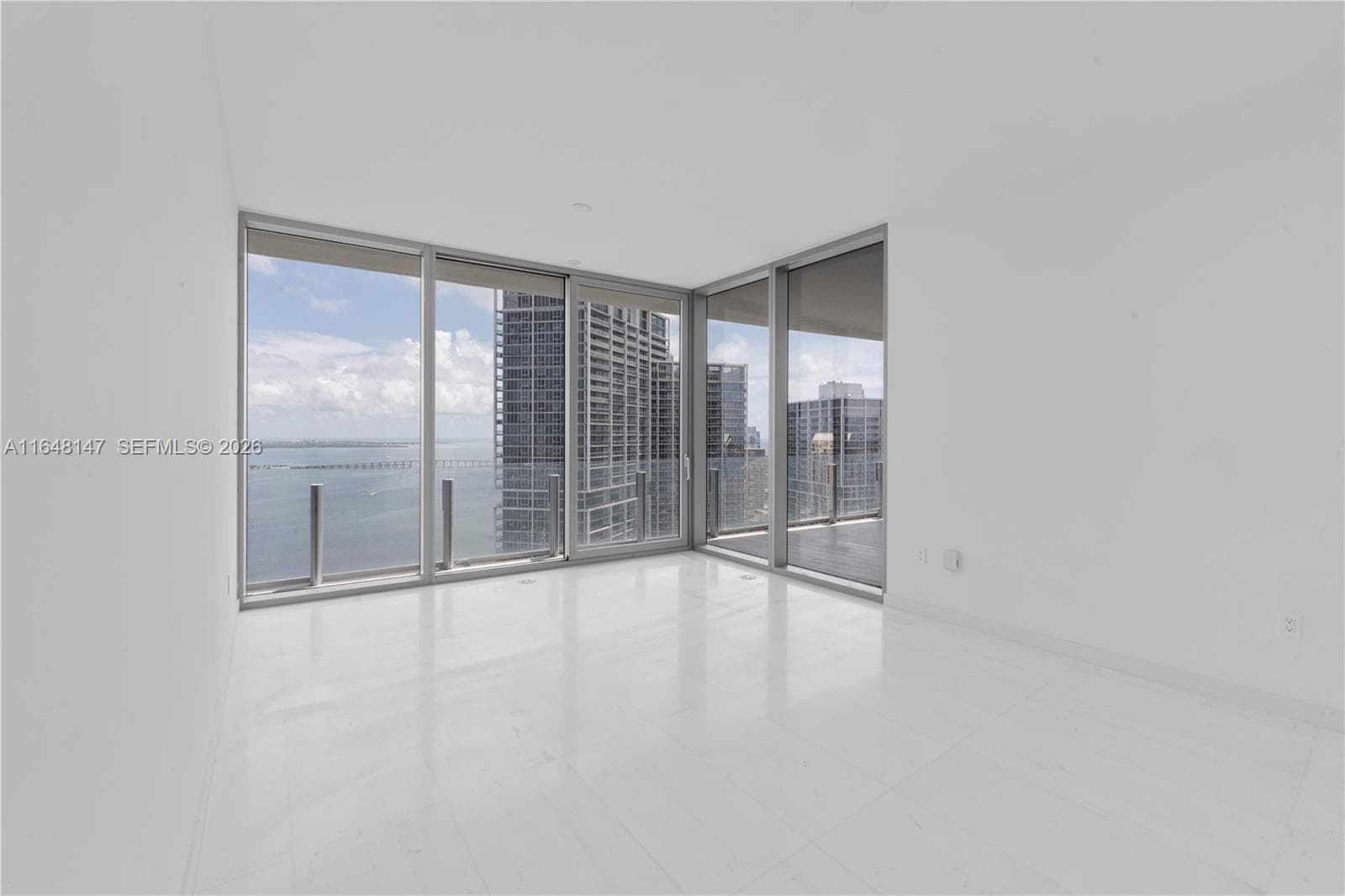 300 Biscayne Blvd Way # 4604, Miami FL 33131 — 23