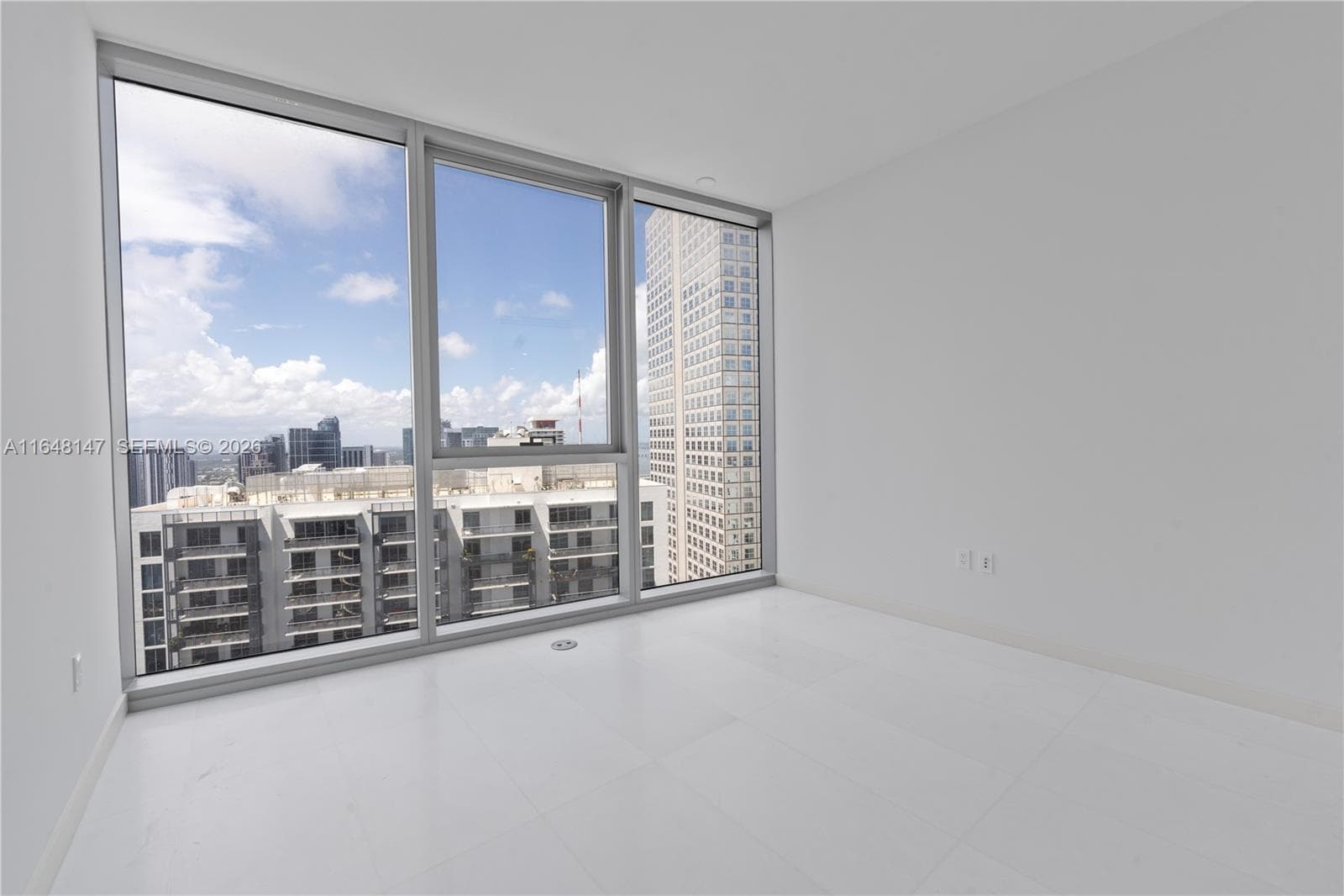 300 Biscayne Blvd Way # 4604, Miami FL 33131 — 34
