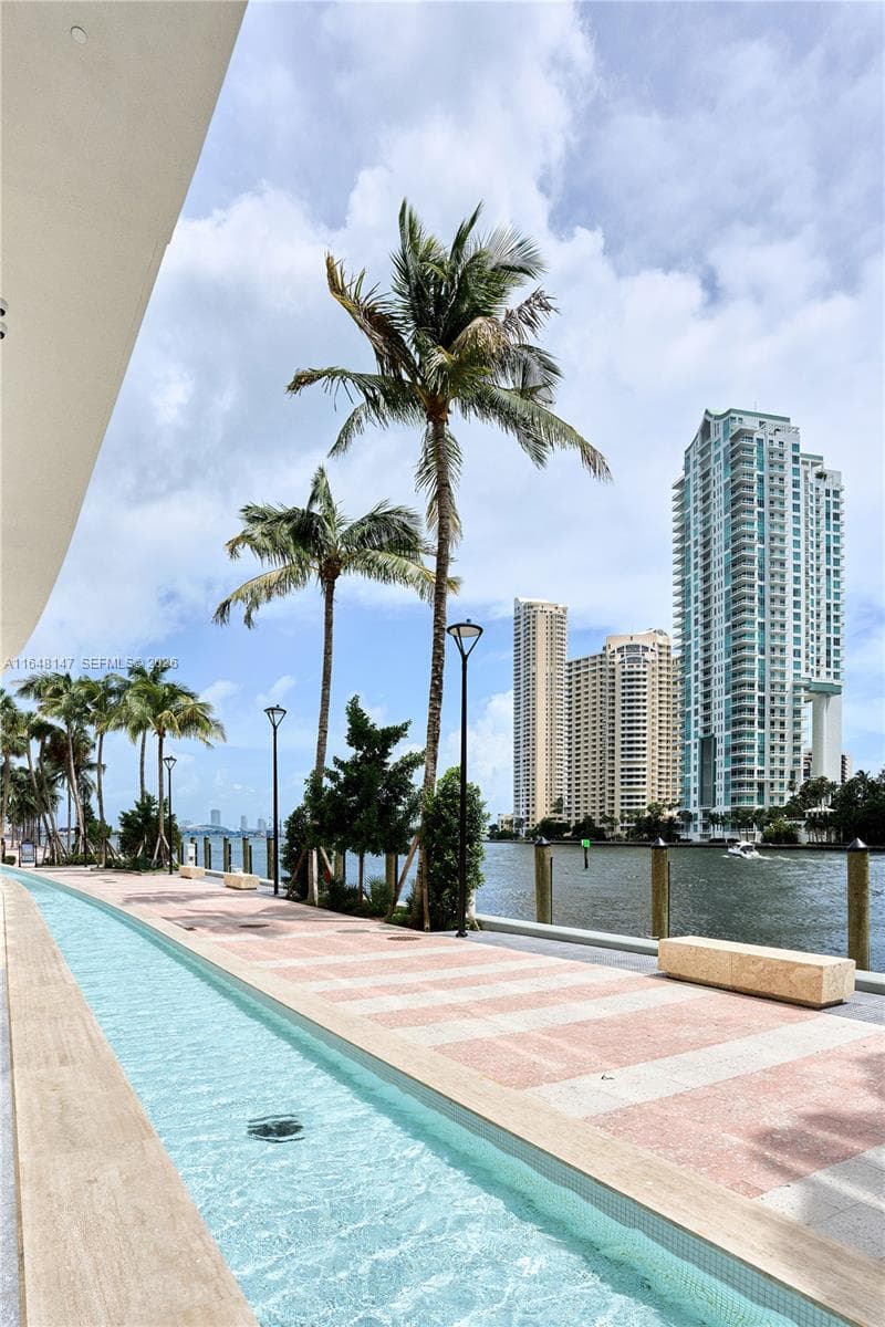300 Biscayne Blvd Way # 4604, Miami FL 33131 — 59