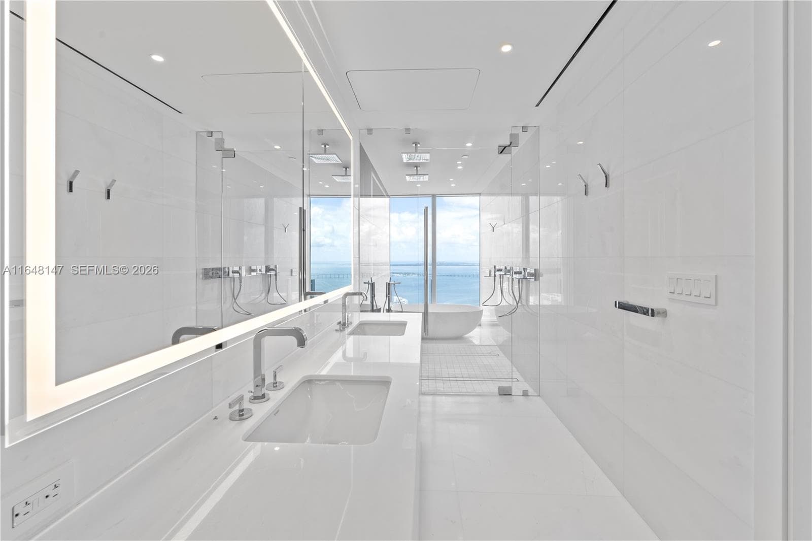 300 Biscayne Blvd Way # 4604, Miami FL 33131 — 25