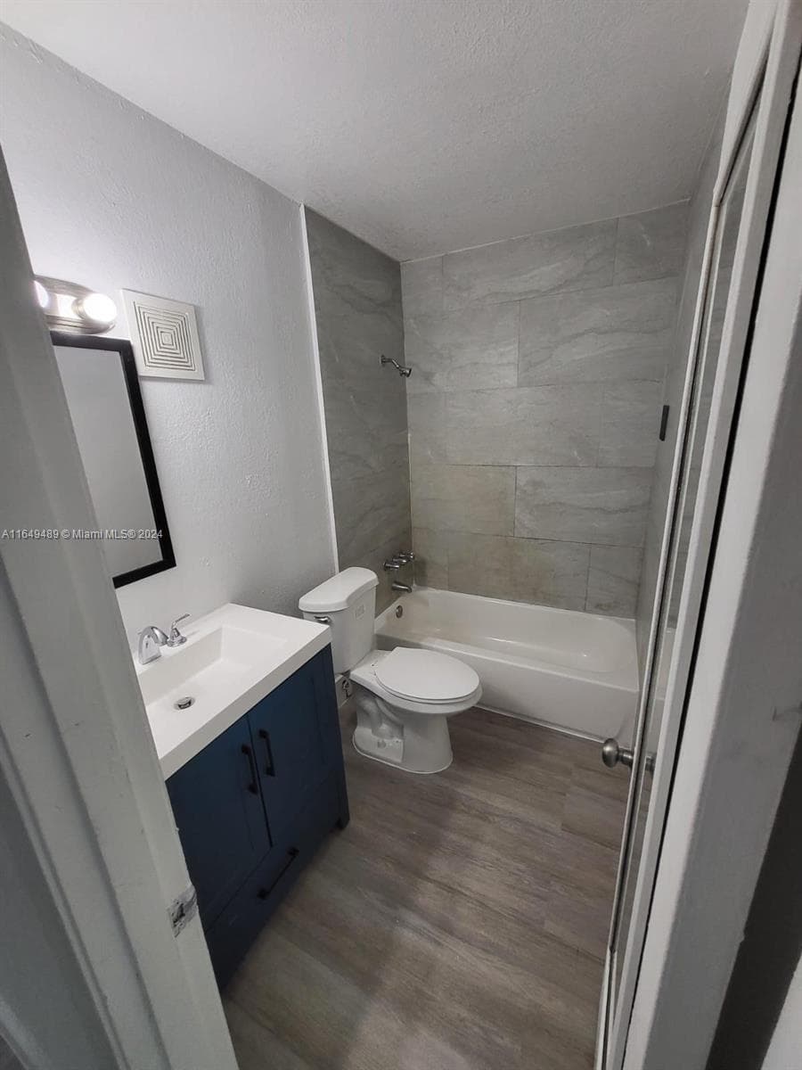14100 NW 6th Ct # 109, North Miami FL 33168 — 3