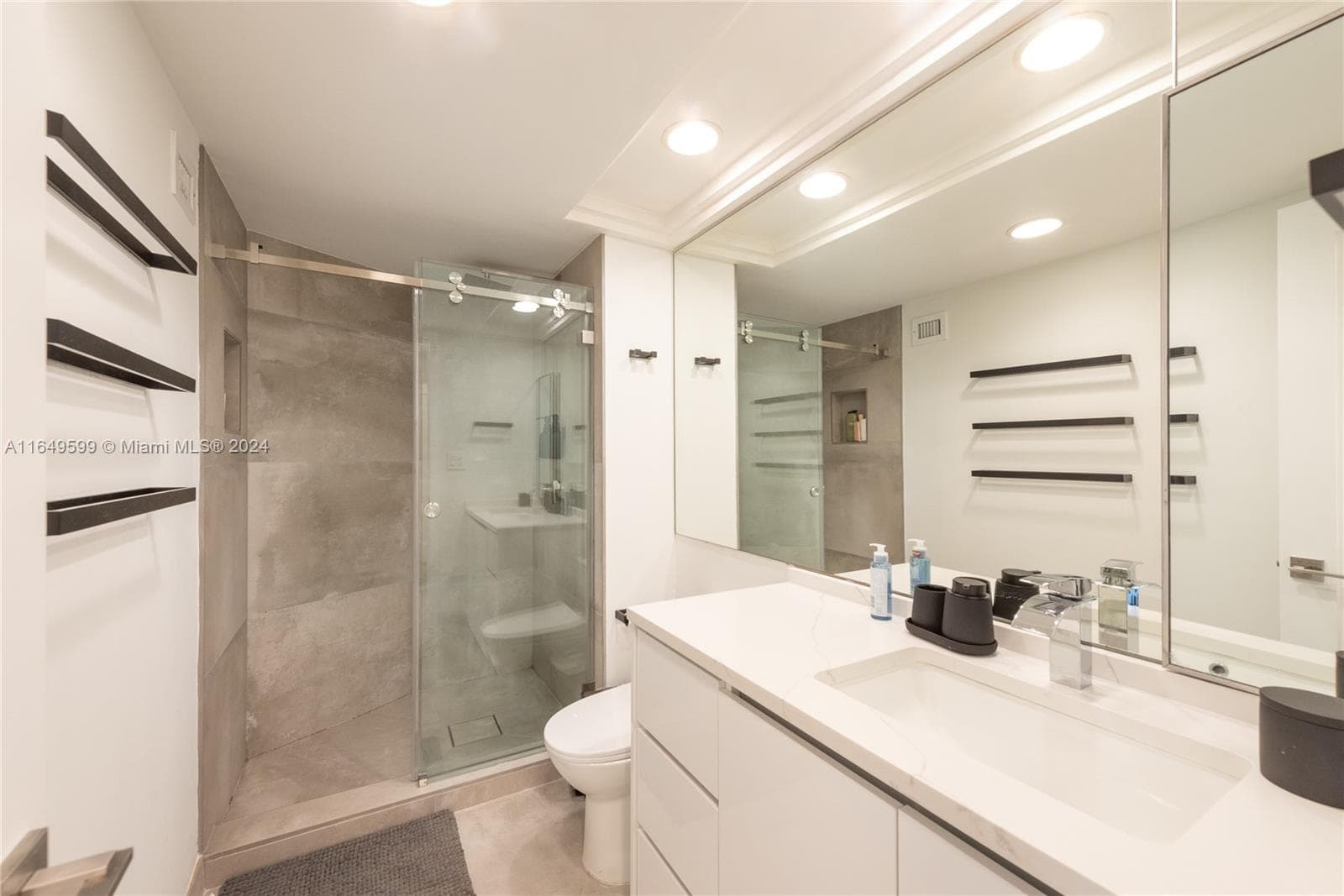1111 Crandon Blvd # A306, Key Biscayne FL 33149 — 20
