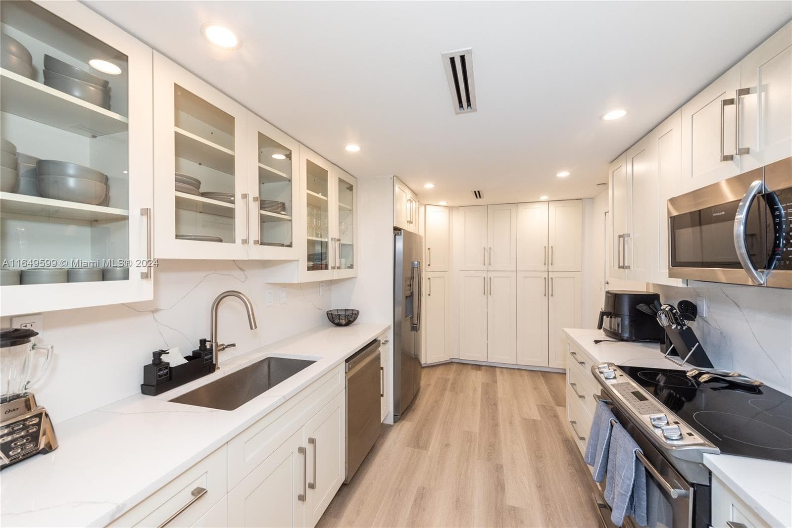 1111 Crandon Blvd # A306, Key Biscayne FL 33149 — 10