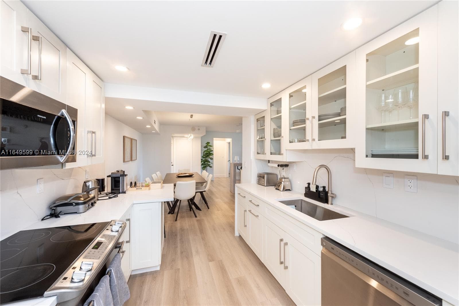 1111 Crandon Blvd # A306, Key Biscayne FL 33149 — 11