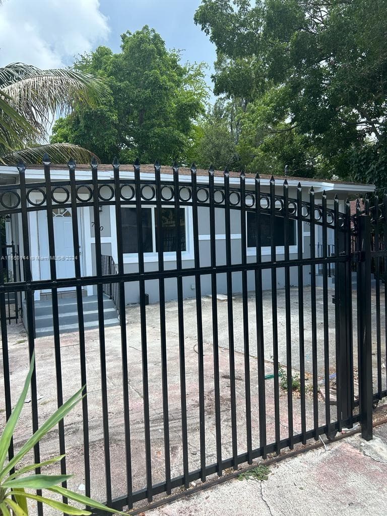 7710 NE 1st Ct, Miami FL 33138 — 11