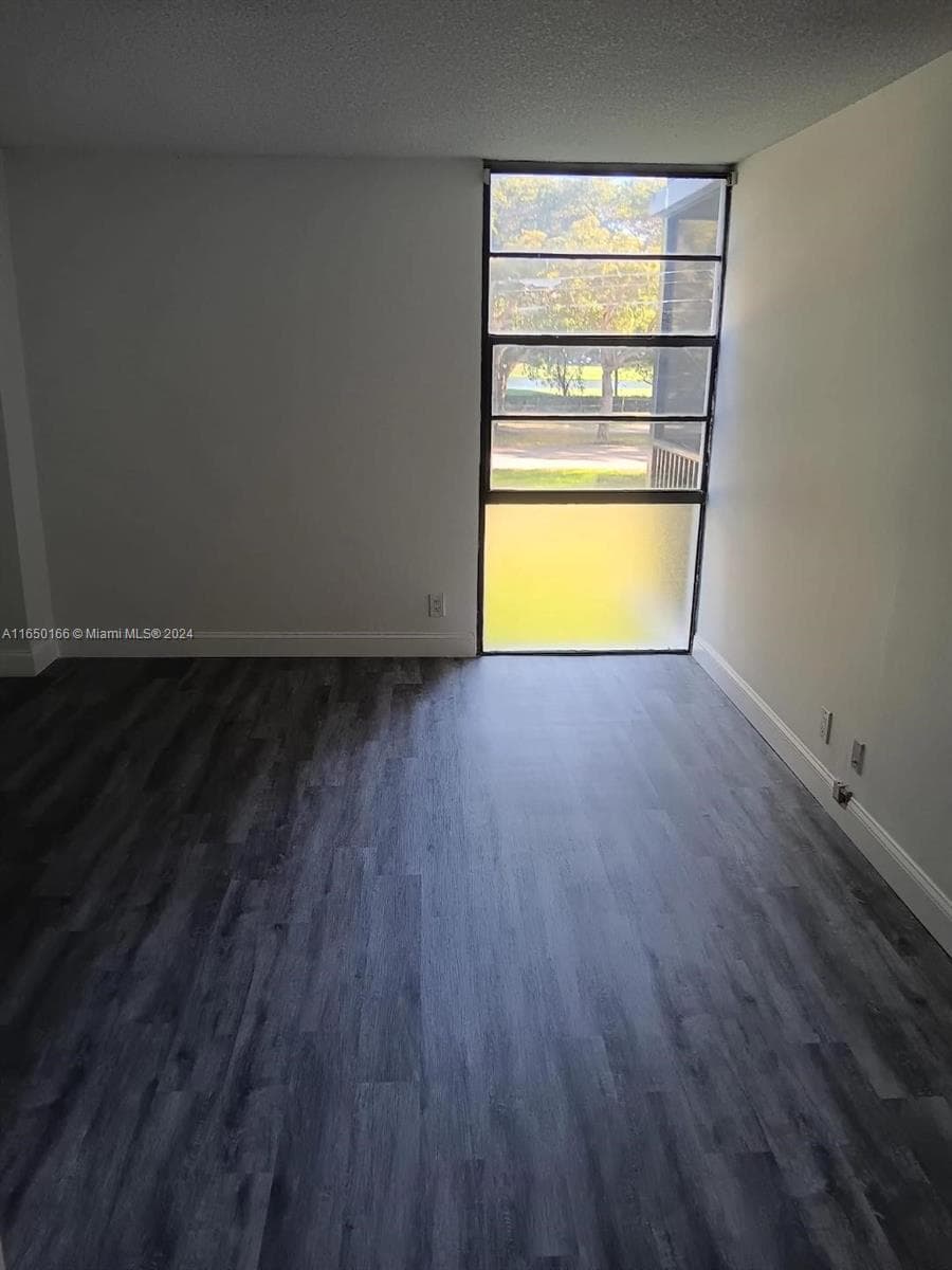3475 N Country Club Dr # 204, Aventura FL 33180 — 2