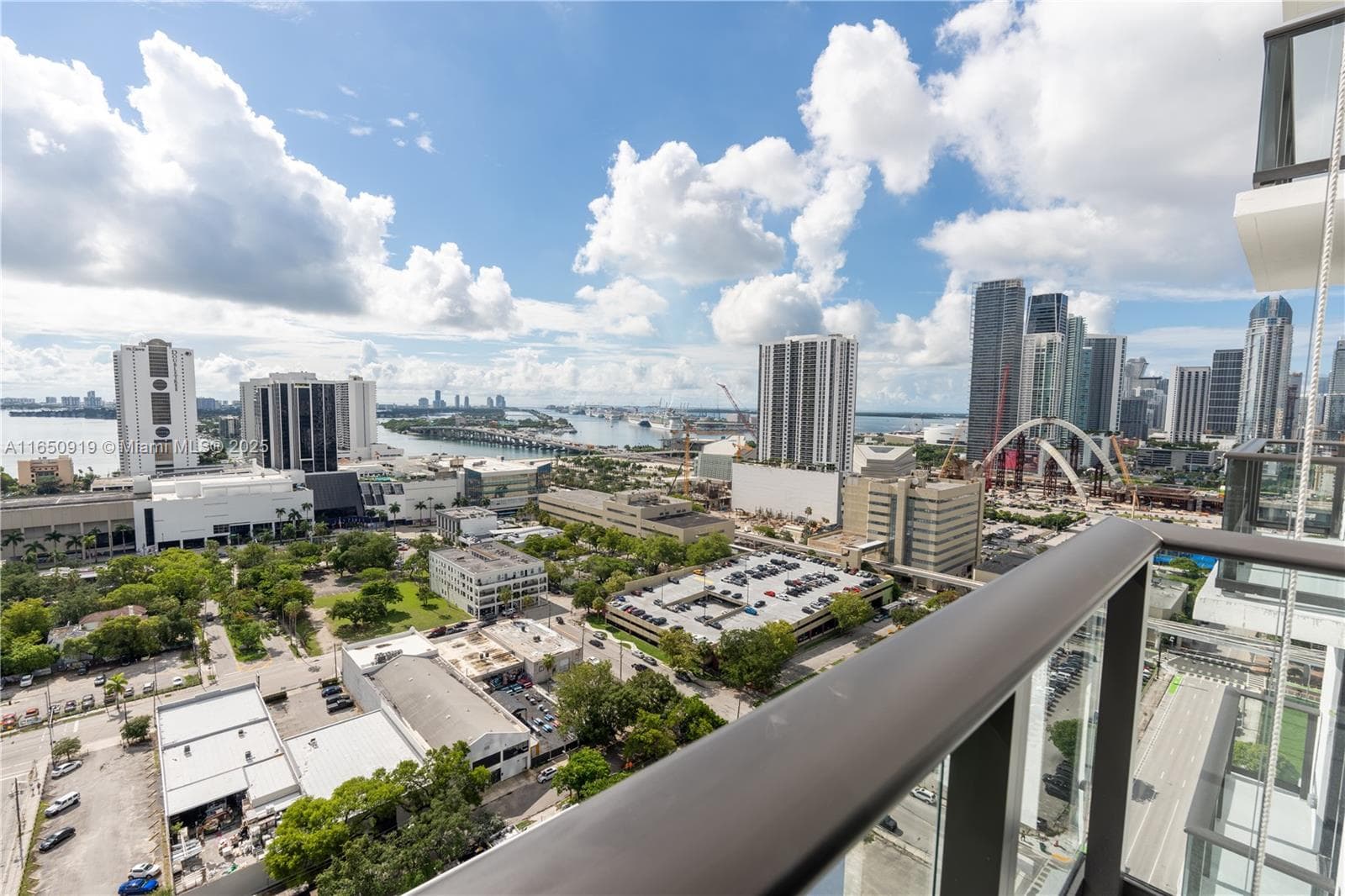 1642 NE 1st Ave # 2409, Miami FL 33132 — 2