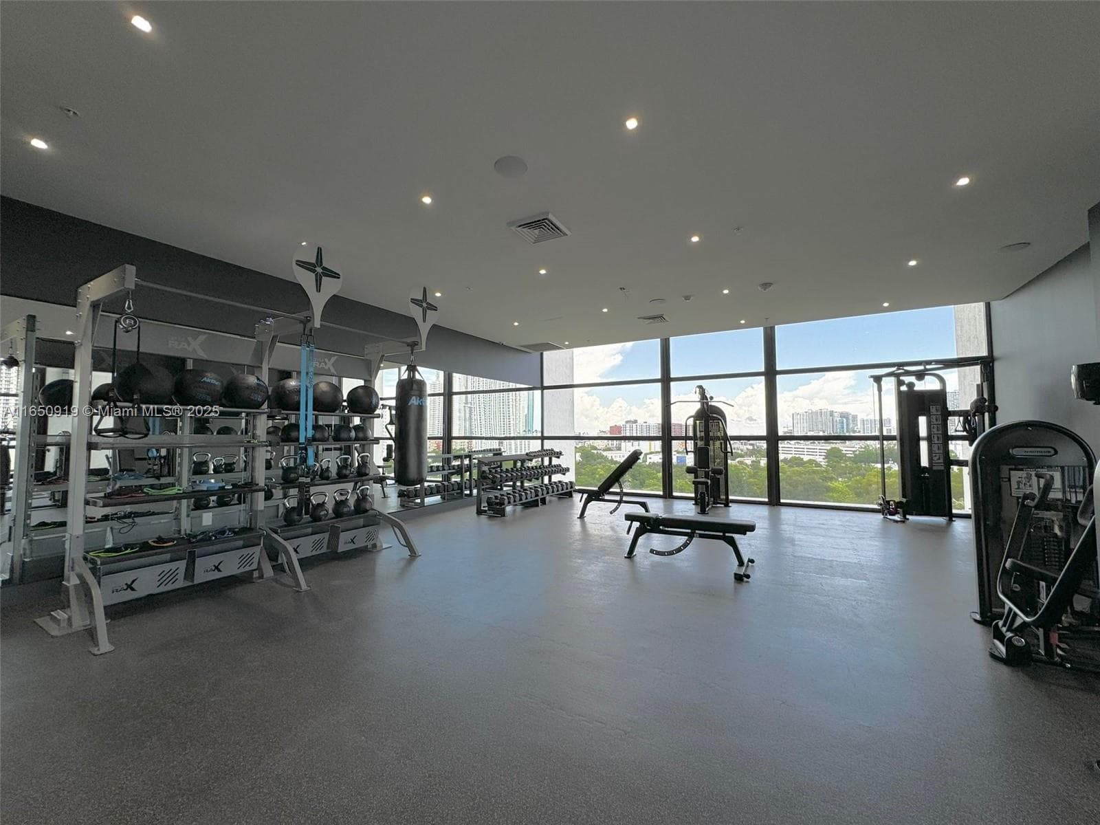 1642 NE 1st Ave # 2409, Miami FL 33132 — 6