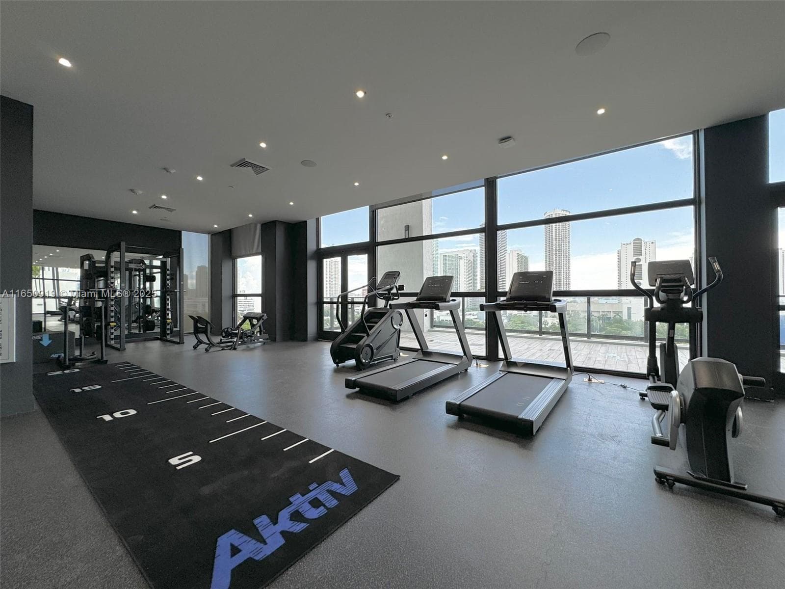 1642 NE 1st Ave # 2409, Miami FL 33132 — 7