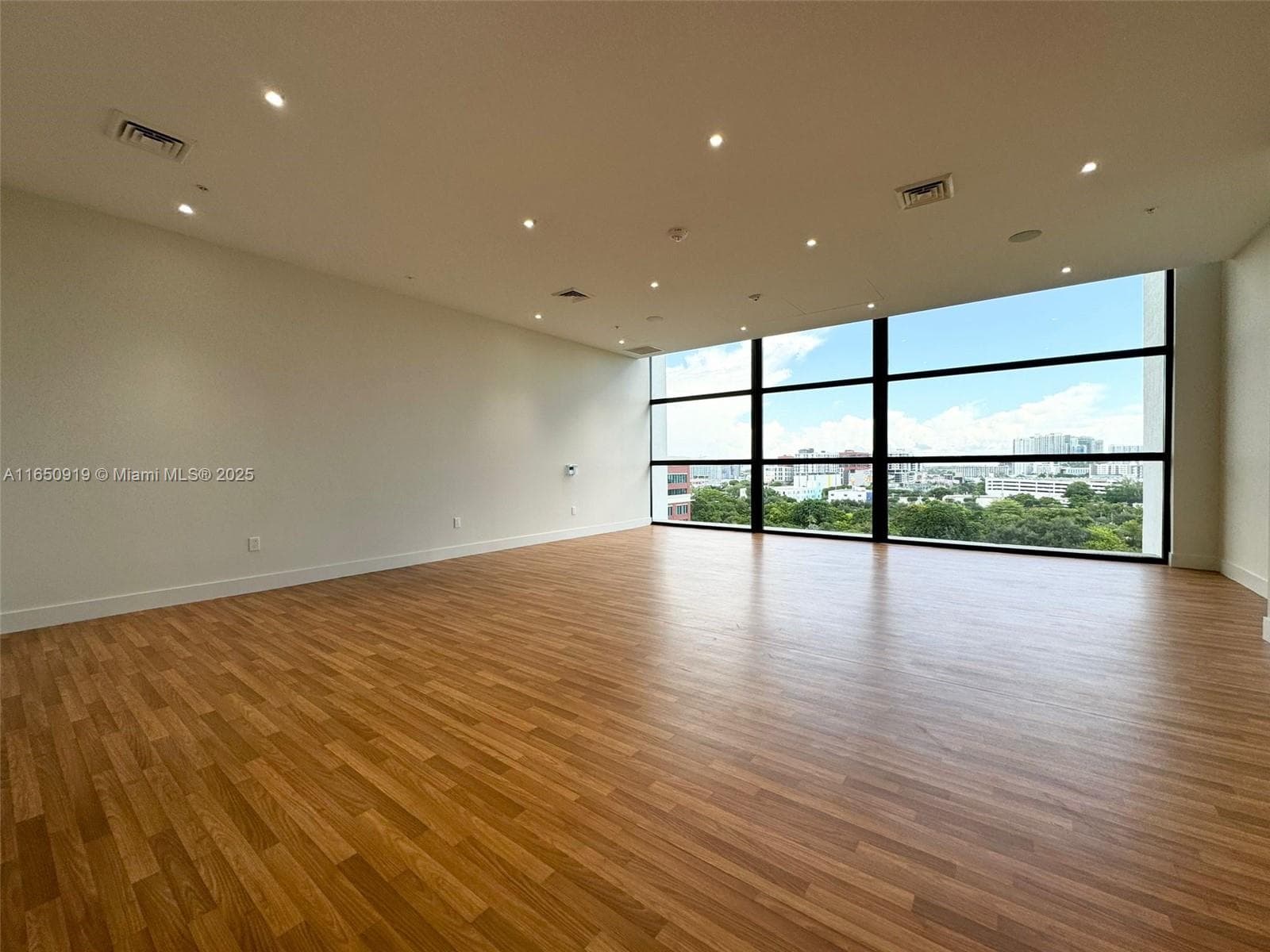1642 NE 1st Ave # 2409, Miami FL 33132 — 5