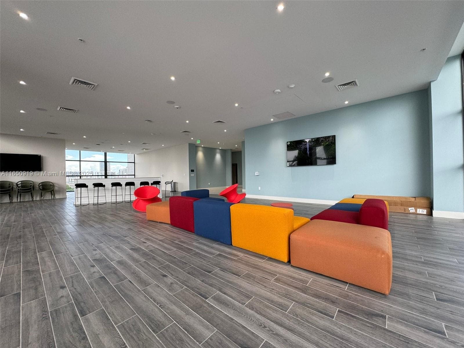 1642 NE 1st Ave # 2409, Miami FL 33132 — 10