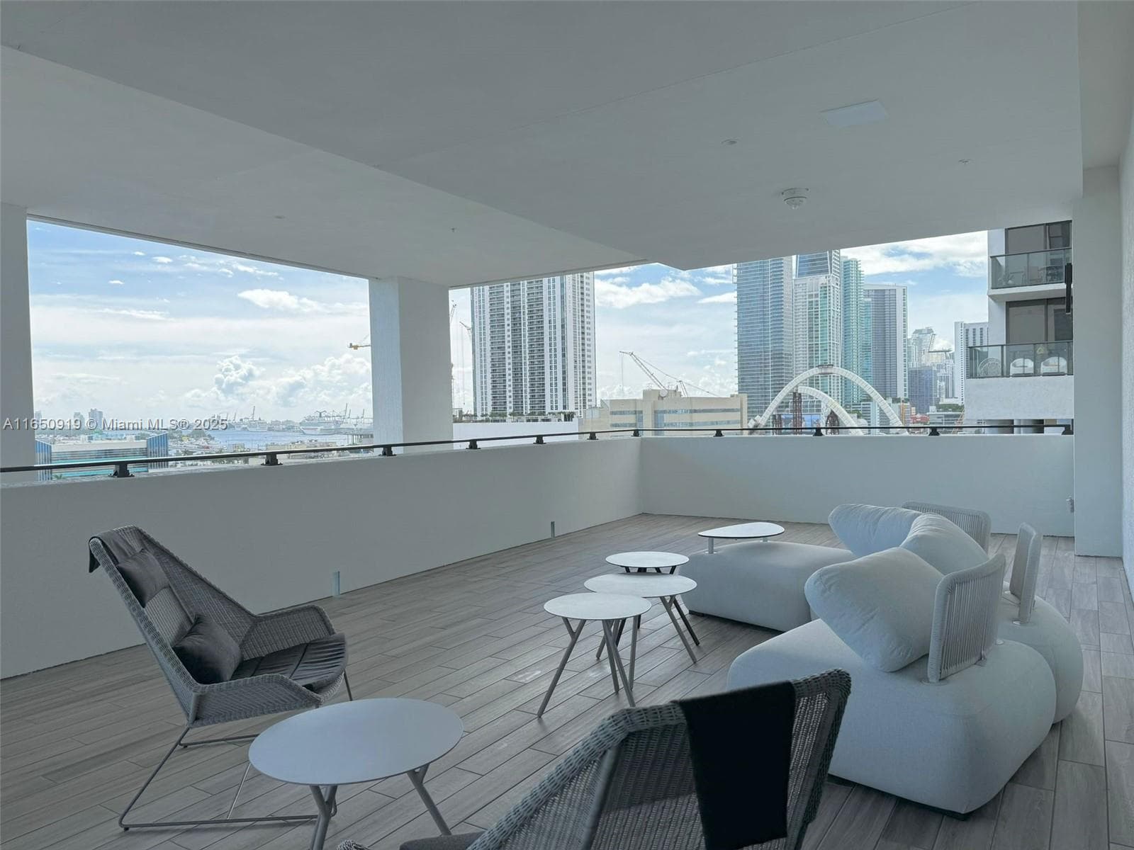 1642 NE 1st Ave # 2409, Miami FL 33132 — 11