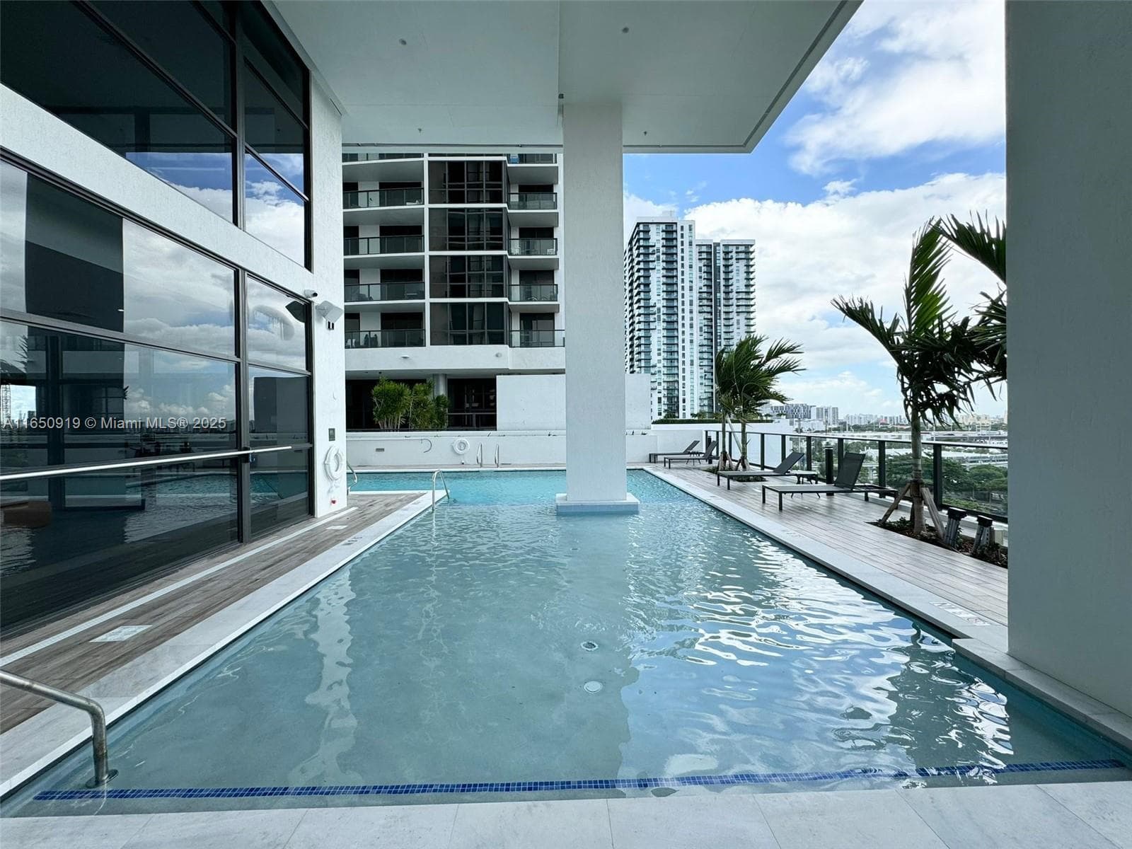 1642 NE 1st Ave # 2409, Miami FL 33132 — 4
