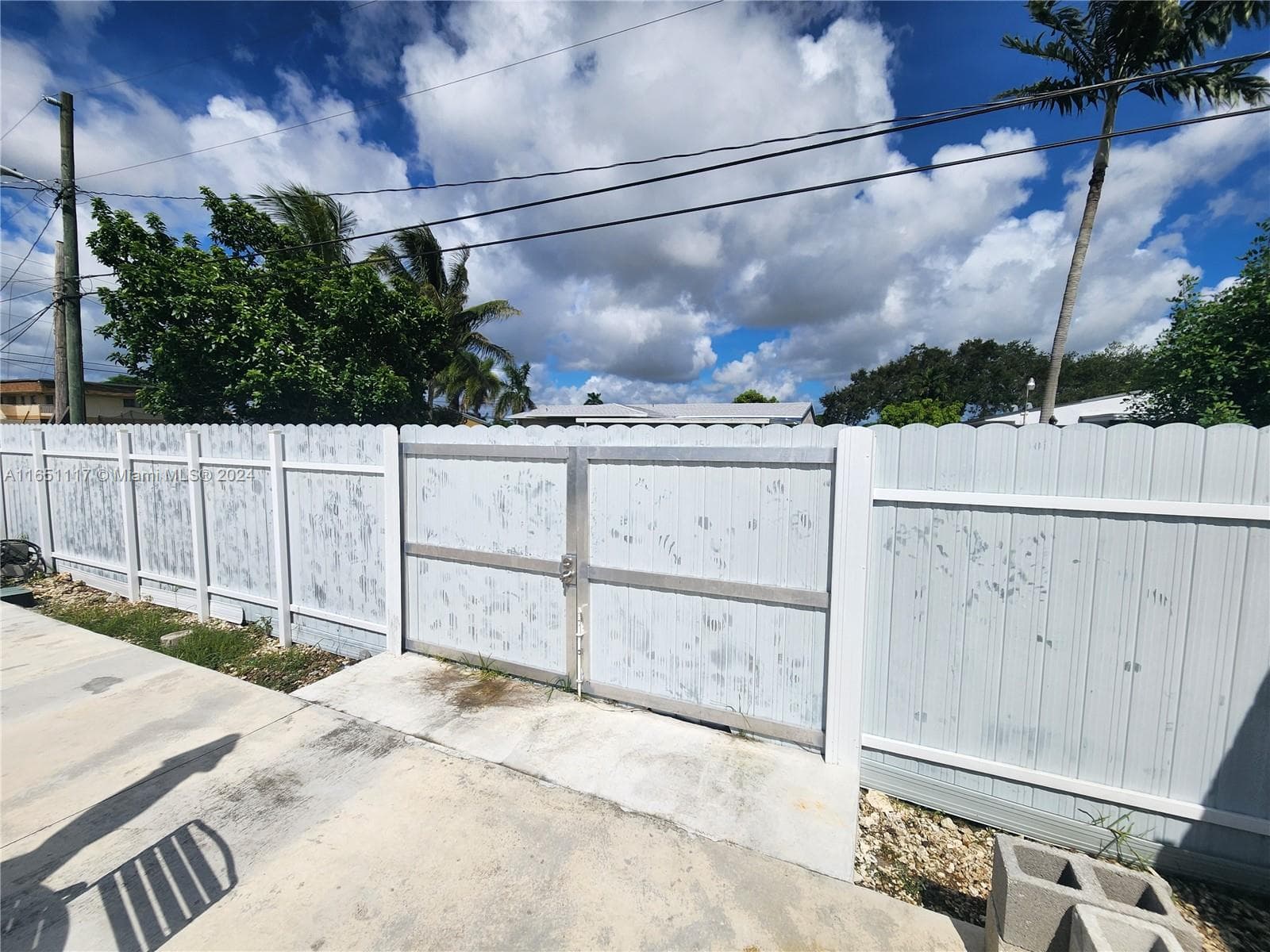 1025 NE 13th Ave, Homestead FL 33033 — 17