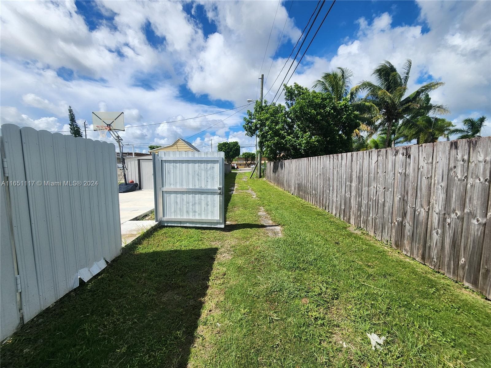 1025 NE 13th Ave, Homestead FL 33033 — 16