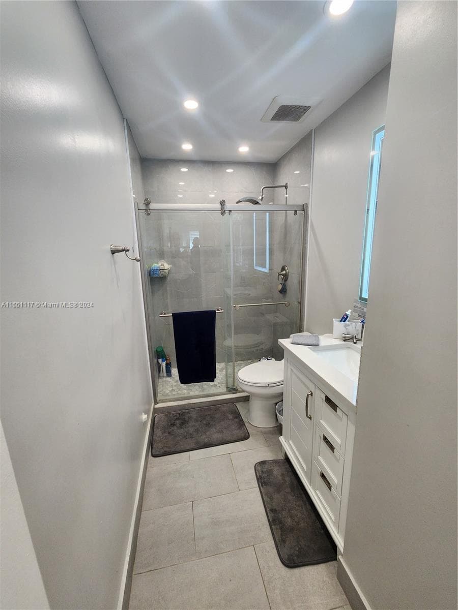 1025 NE 13th Ave, Homestead FL 33033 — 8