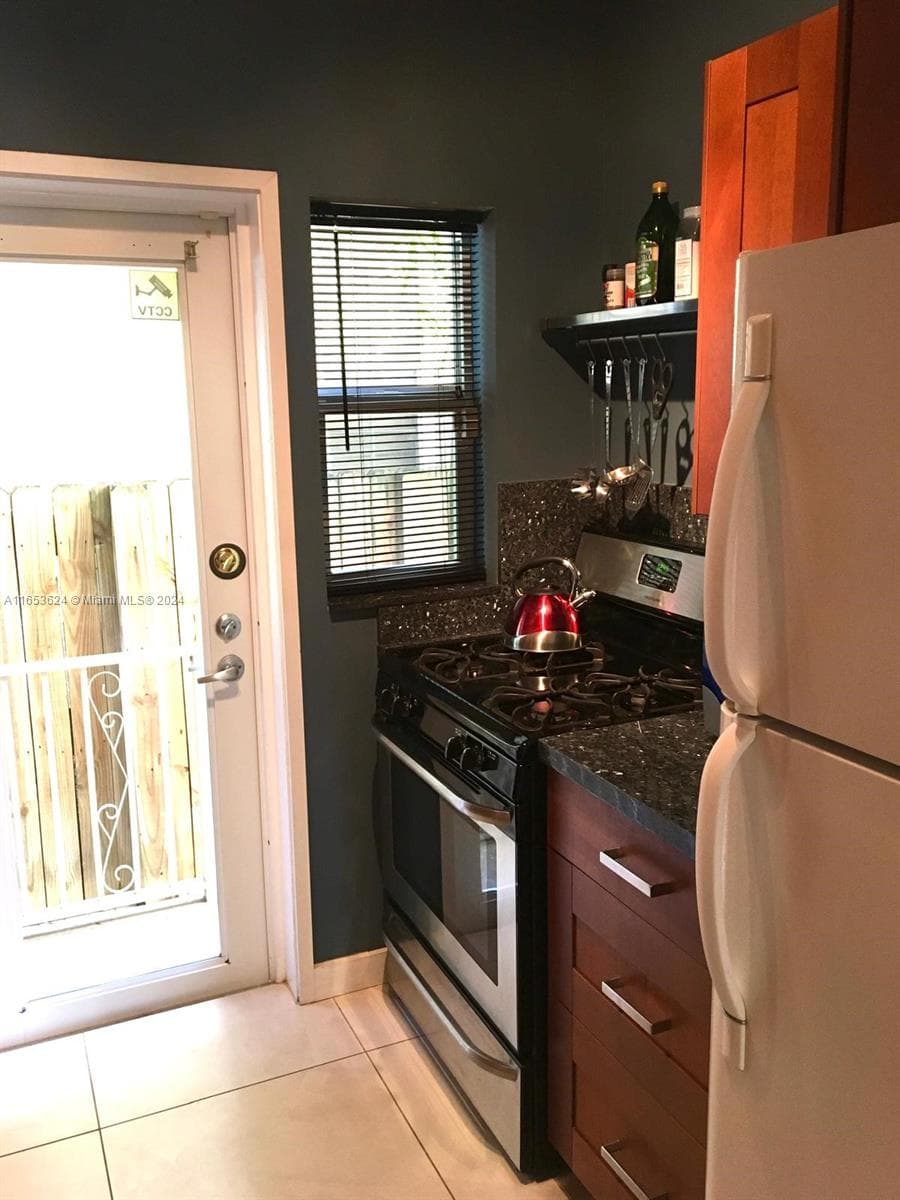 1228 Pennsylvania Ave # 2, Miami Beach FL 33139 — 8