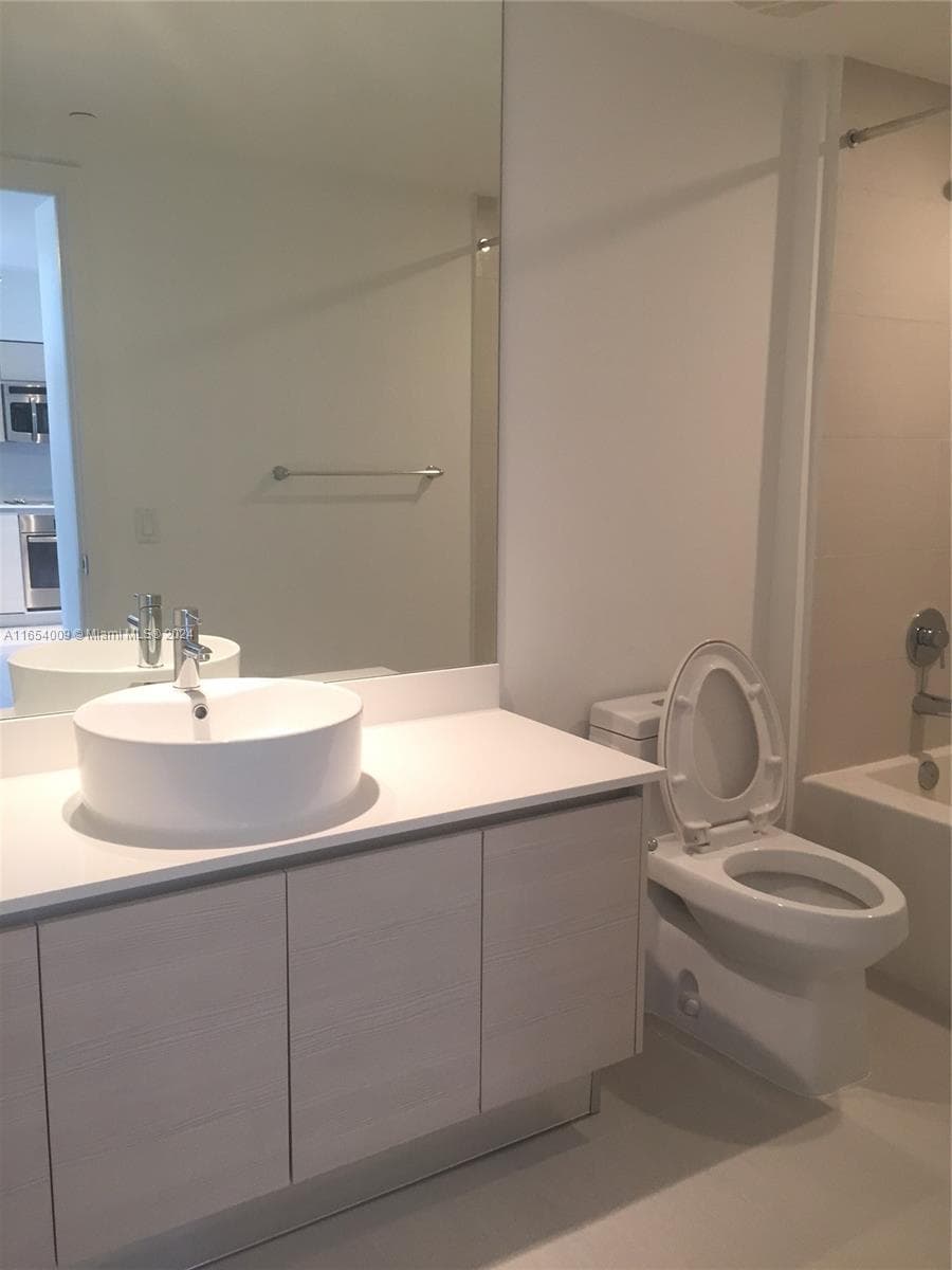 4250 Biscayne Blvd # 1211, Miami FL 33137 — 2