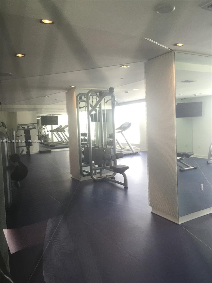 4250 Biscayne Blvd # 1211, Miami FL 33137 — 9