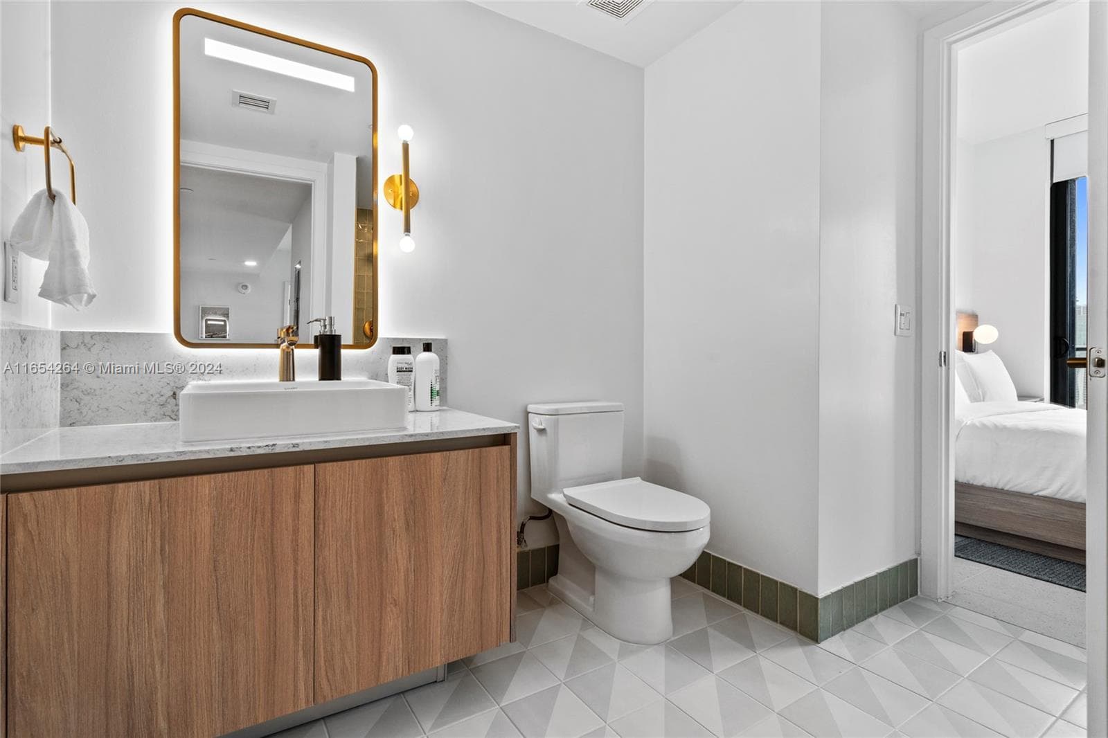 601 NE 1st Ave # 2905, Miami FL 33132 — 13