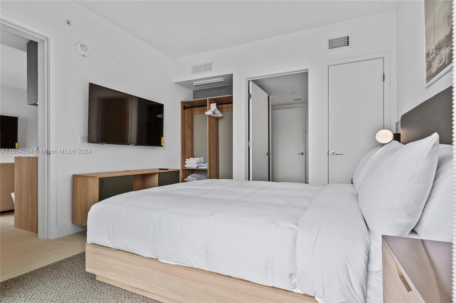 601 NE 1st Ave # 2905, Miami FL 33132 — 22