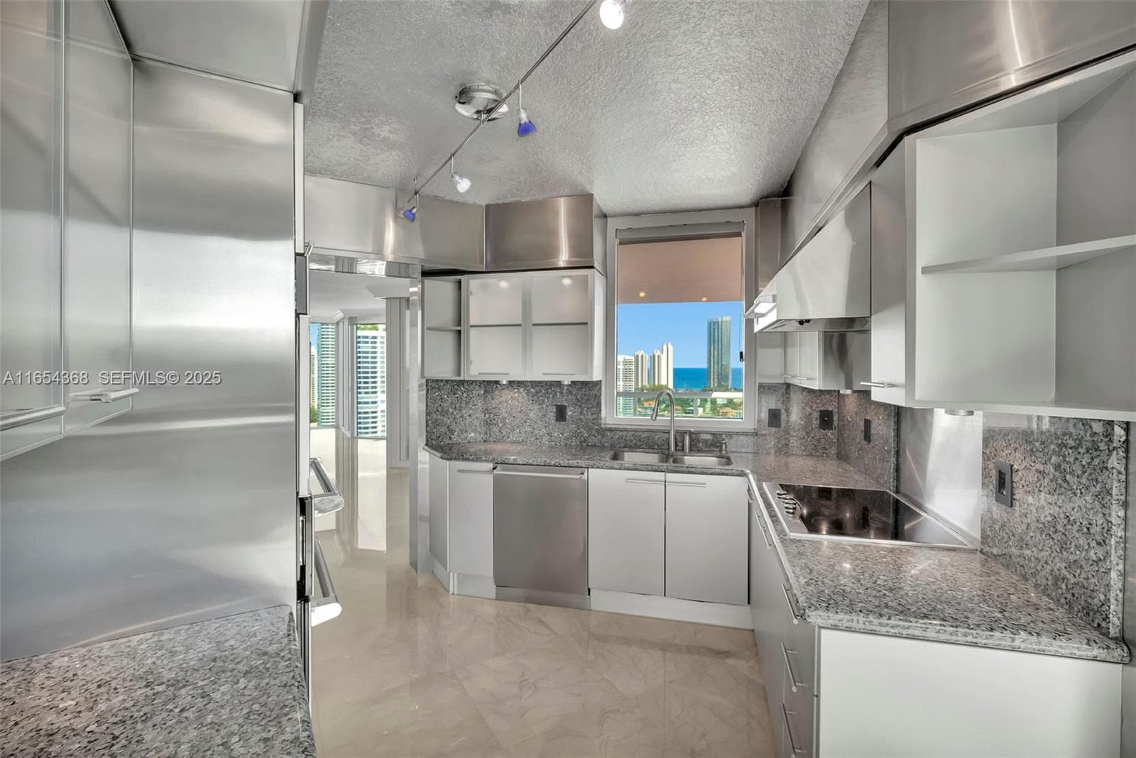 3370 Hidden Bay Dr # 2708, Aventura FL 33180 — 23