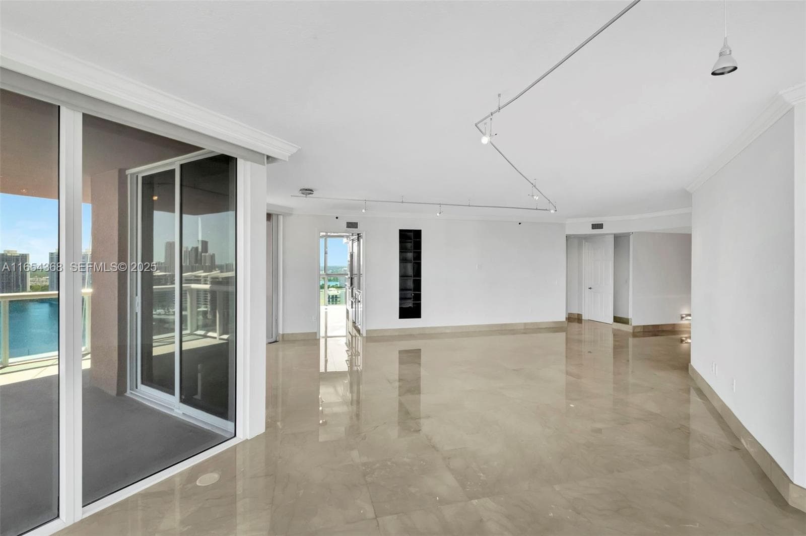 3370 Hidden Bay Dr # 2708, Aventura FL 33180 — 13