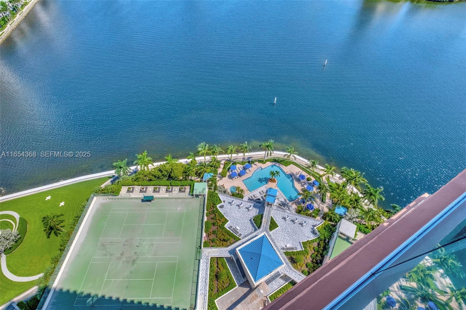 3370 Hidden Bay Dr # 2708, Aventura FL 33180 — 32
