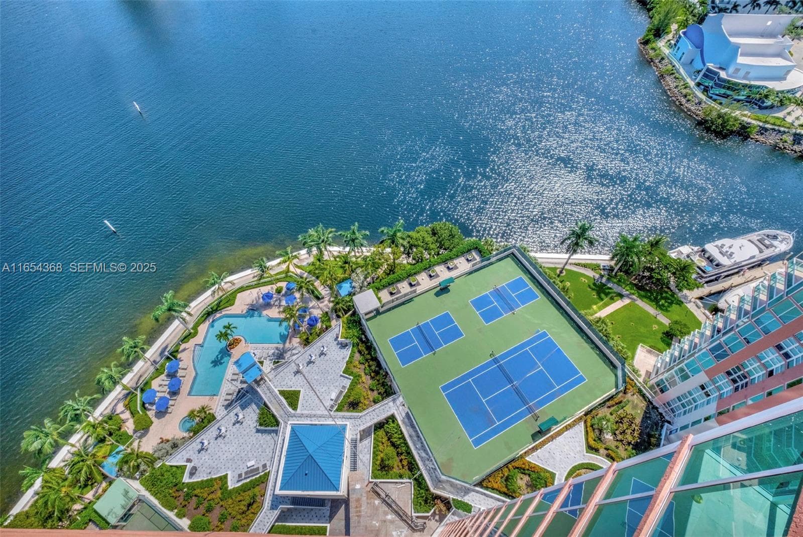 3370 Hidden Bay Dr # 2708, Aventura FL 33180 — 33