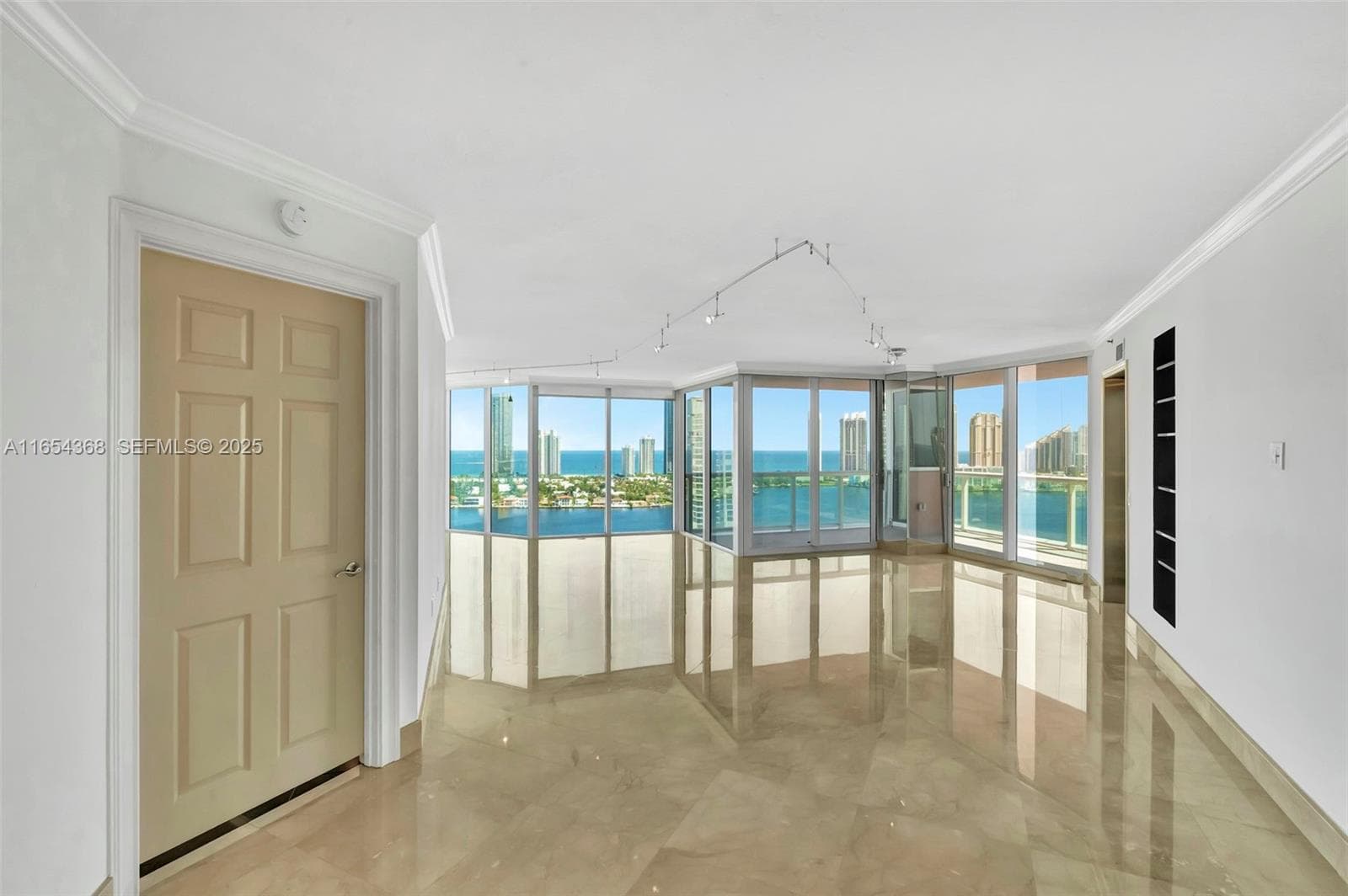 3370 Hidden Bay Dr # 2708, Aventura FL 33180 — 18