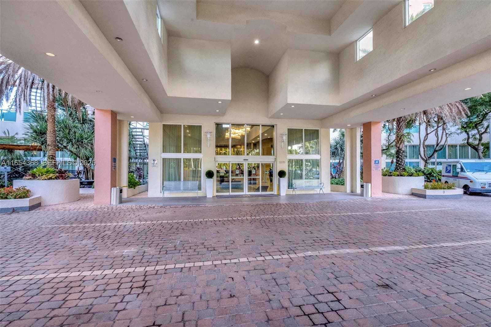 3370 Hidden Bay Dr # 2708, Aventura FL 33180 — 48