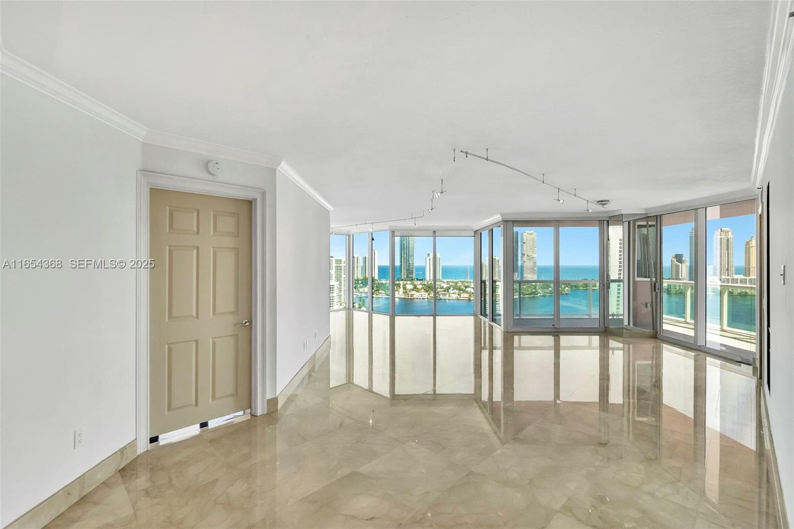 3370 Hidden Bay Dr # 2708, Aventura FL 33180 — 19