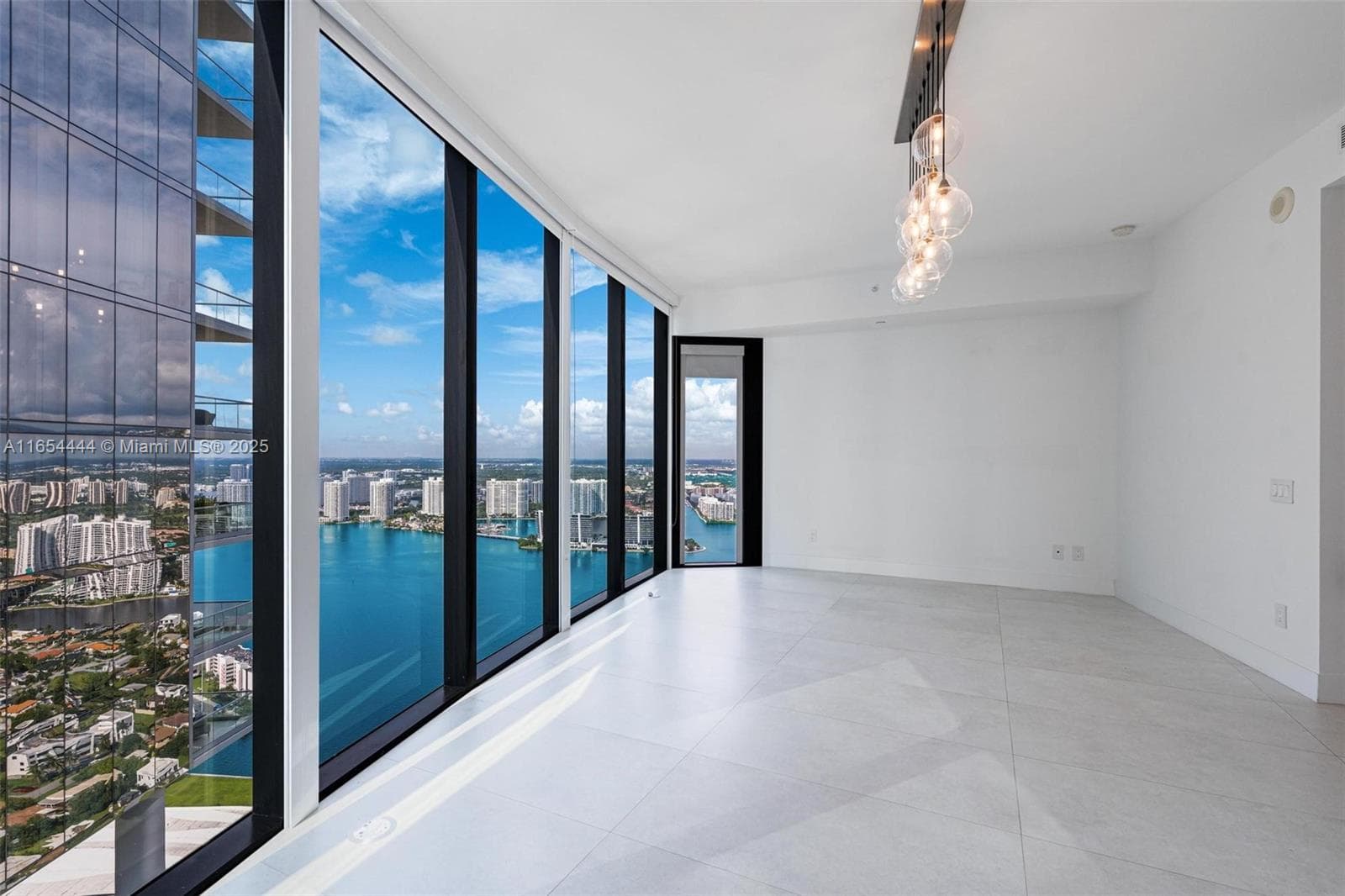 18555 Collins Ave # 5001, Sunny Isles Beach FL 33160 — 17