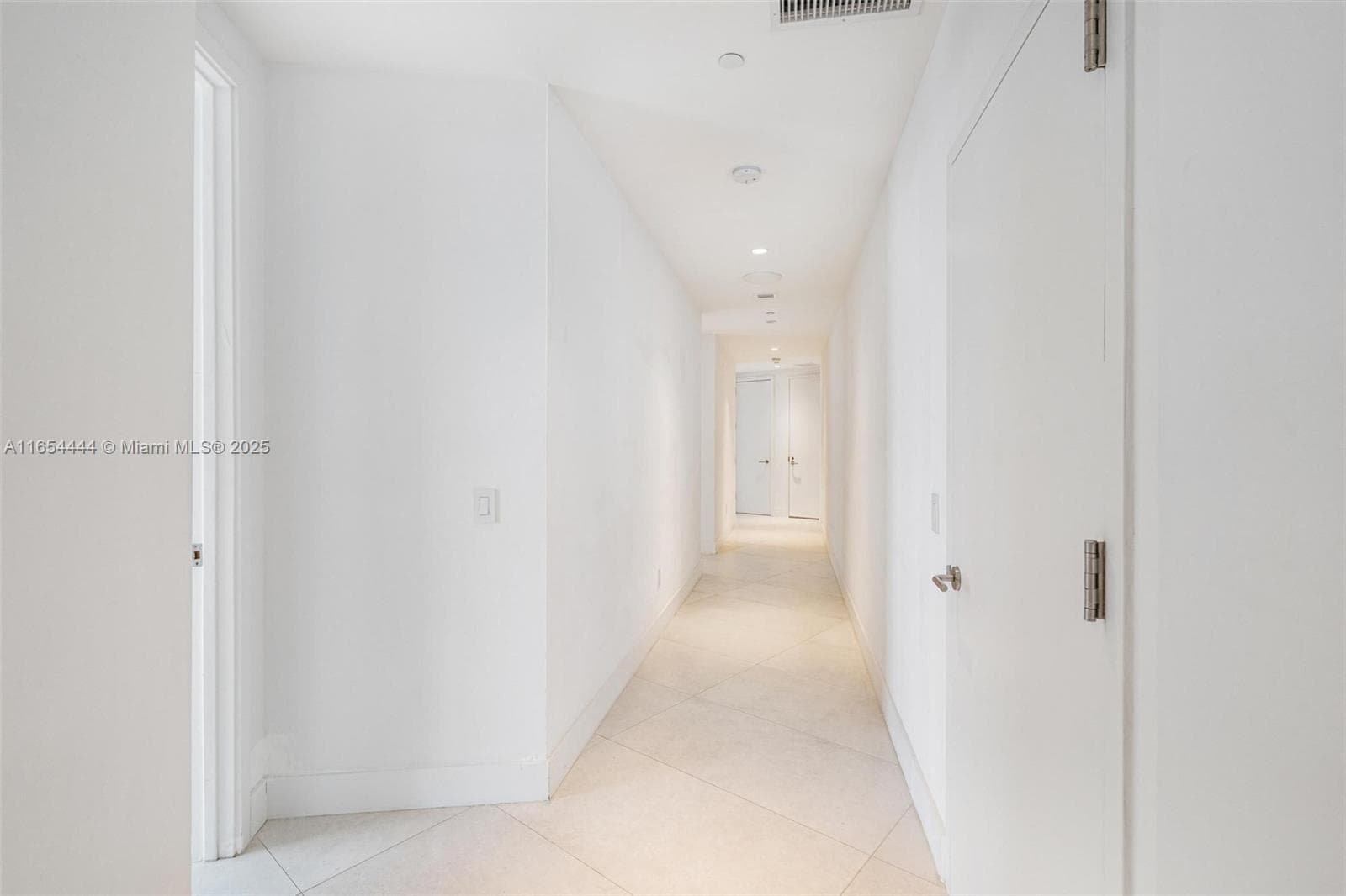 18555 Collins Ave # 5001, Sunny Isles Beach FL 33160 — 21