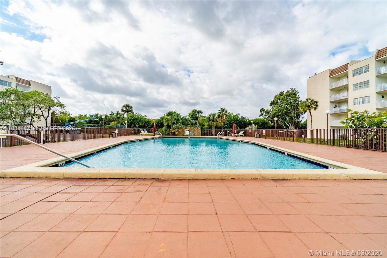 6960 Miami Gardens Dr # 525, Hialeah FL 33015 — 3
