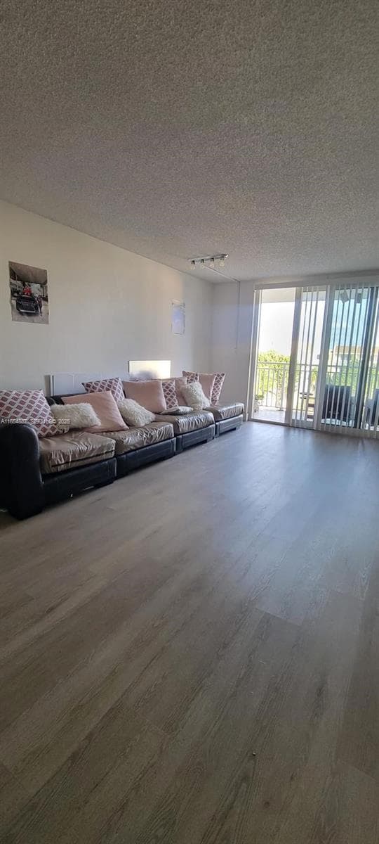 6960 Miami Gardens Dr # 525, Hialeah FL 33015 — 11