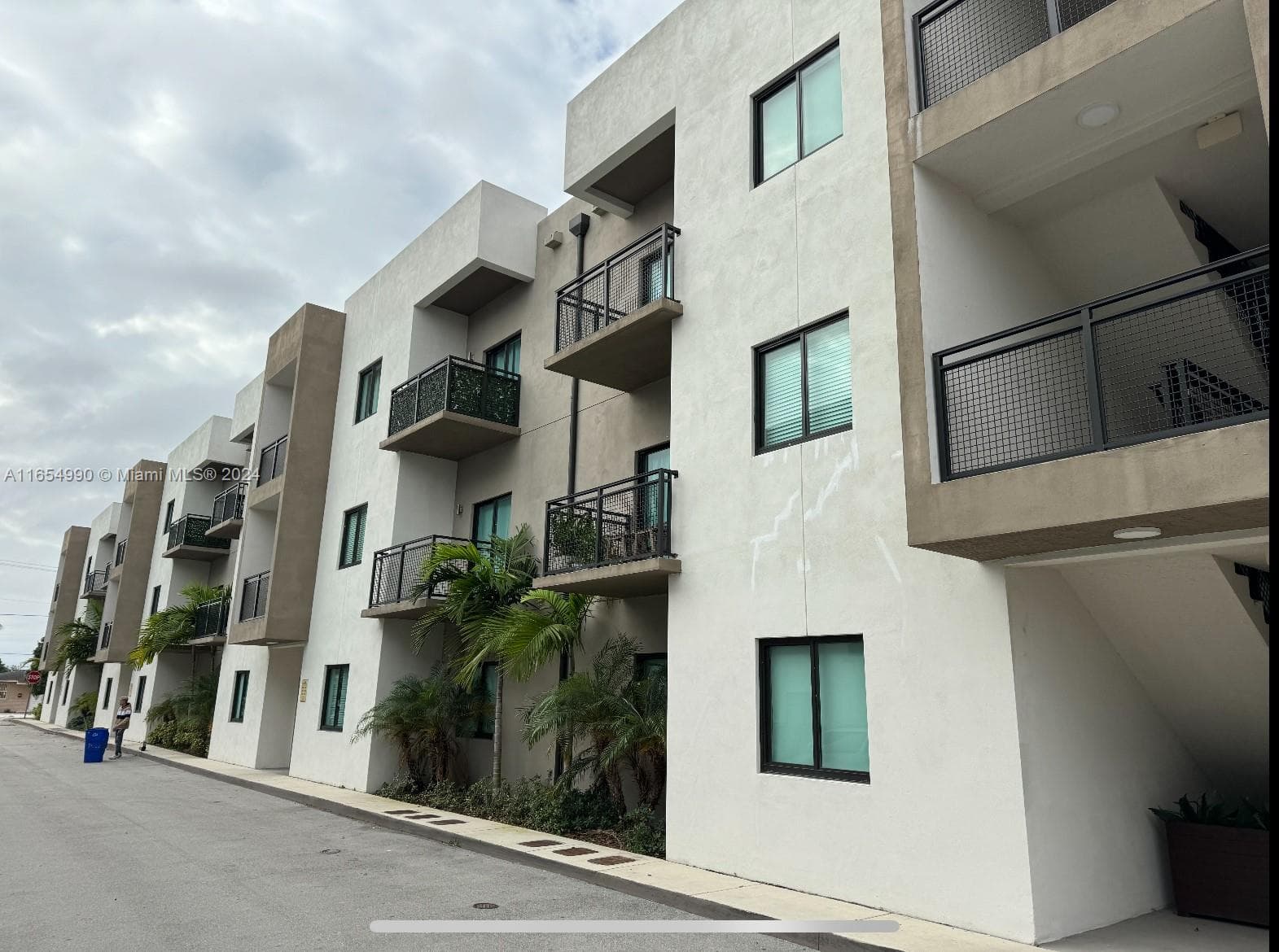640 W 18th St # 107, Hialeah FL 33010 — 2