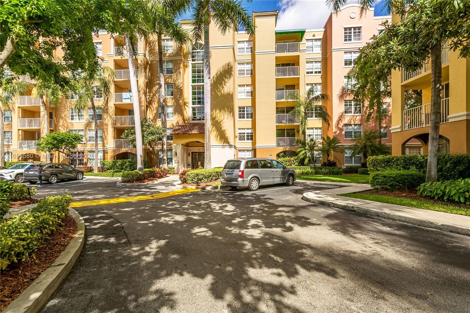 19701 E Country Club Dr # 5107, Aventura FL 33180 — 2