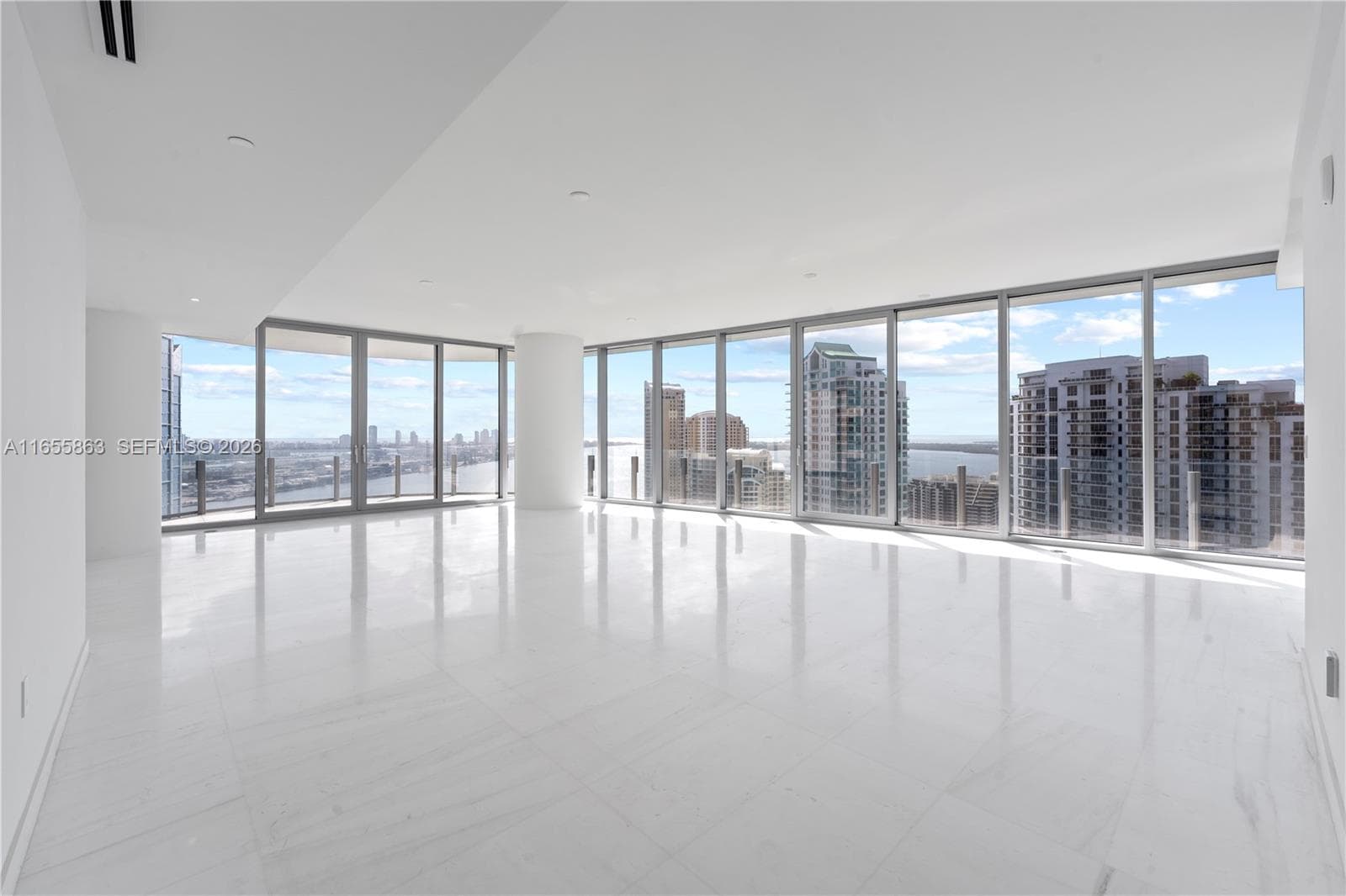 300 Biscayne Blvd Way # 3201, Miami FL 33131 — 3