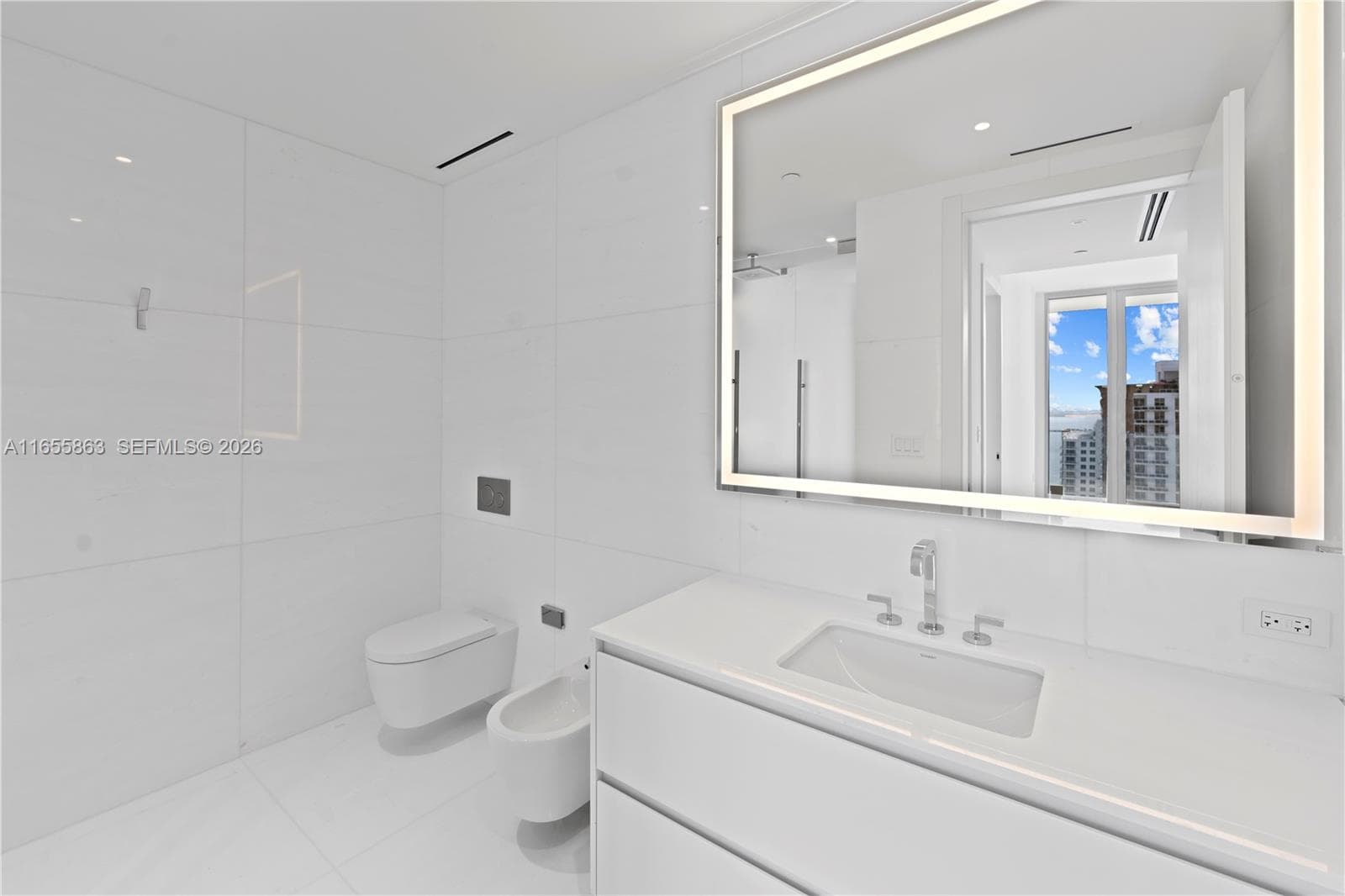 300 Biscayne Blvd Way # 3201, Miami FL 33131 — 14