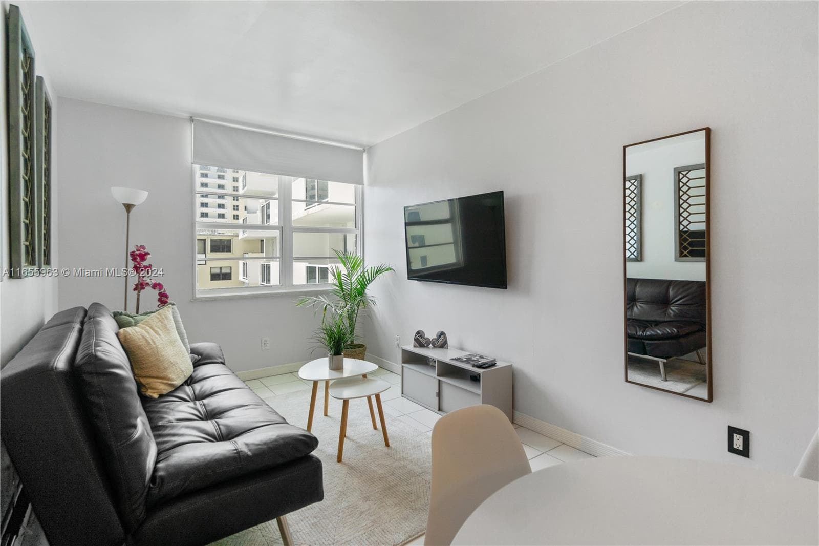 100 Lincoln Rd # 924, Miami Beach FL 33139 — 2