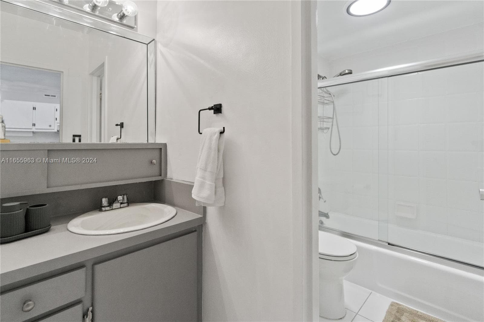 100 Lincoln Rd # 924, Miami Beach FL 33139 — 13