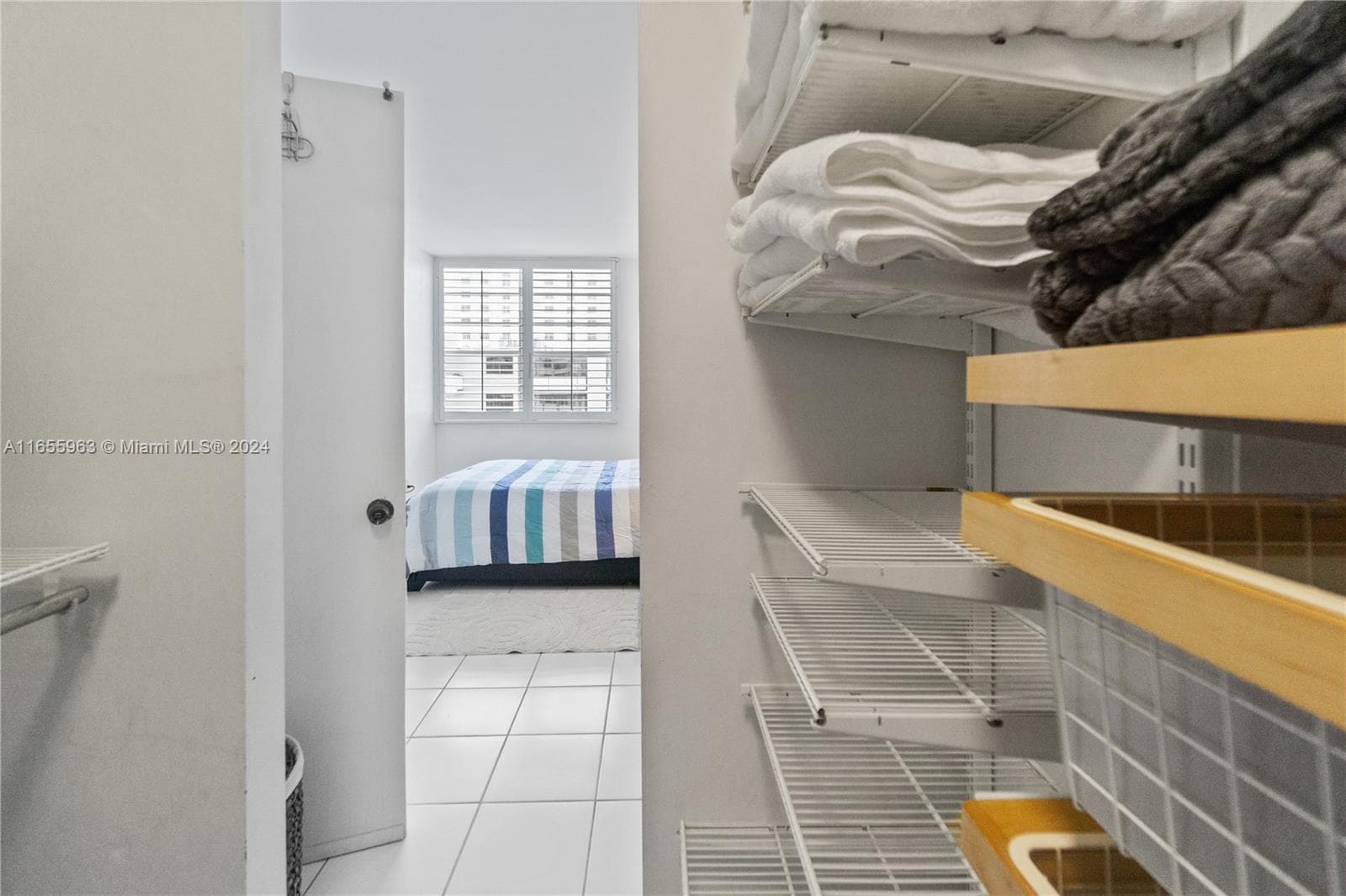100 Lincoln Rd # 924, Miami Beach FL 33139 — 16