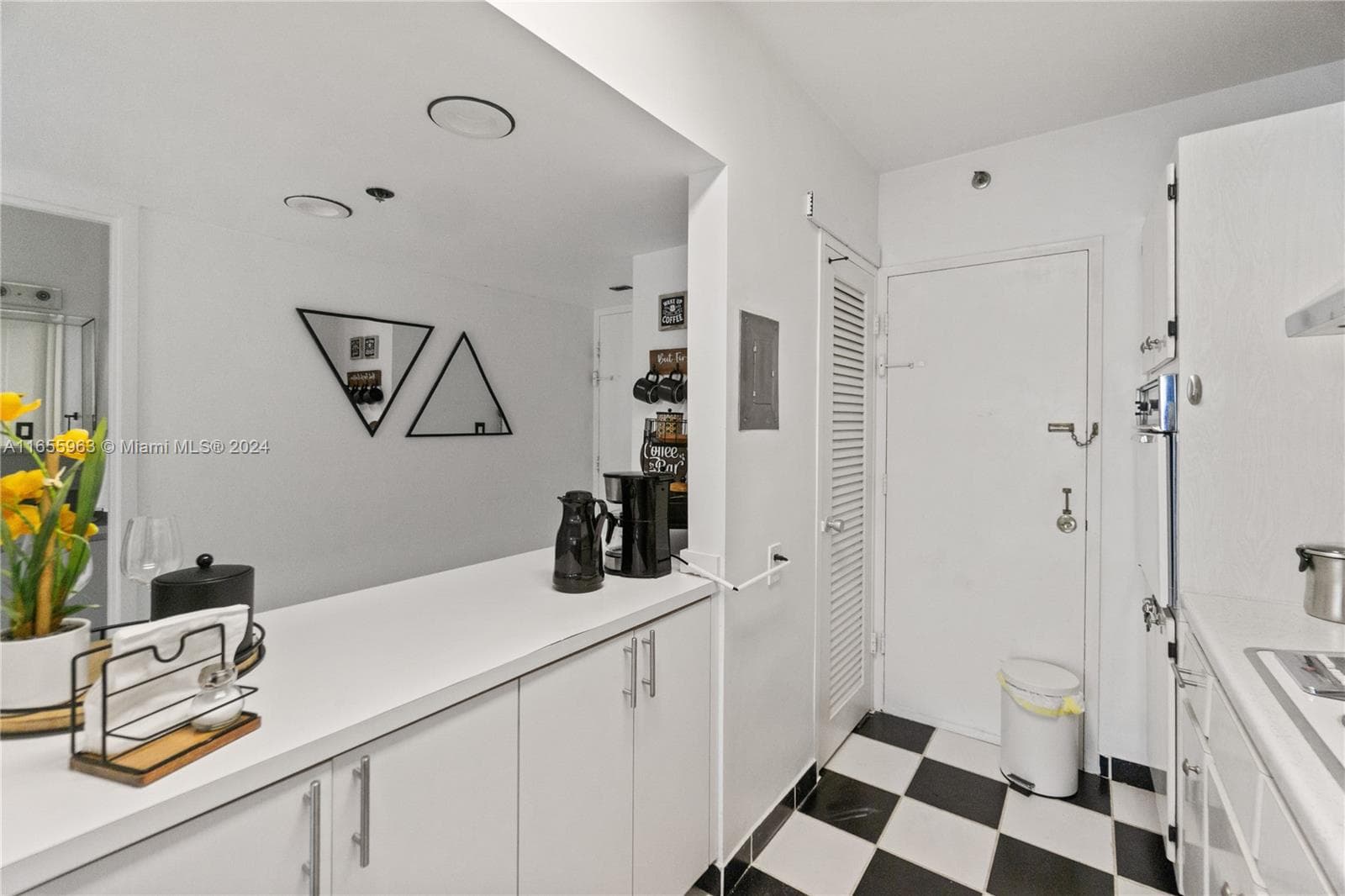 100 Lincoln Rd # 924, Miami Beach FL 33139 — 7