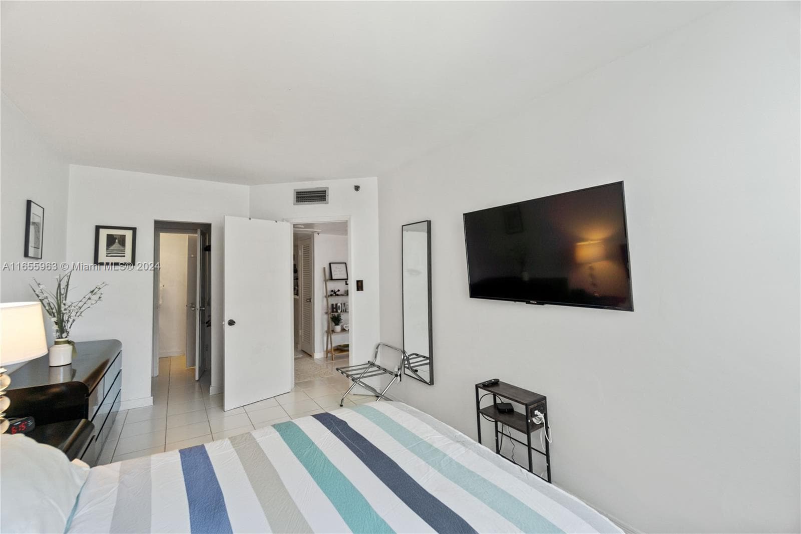 100 Lincoln Rd # 924, Miami Beach FL 33139 — 10