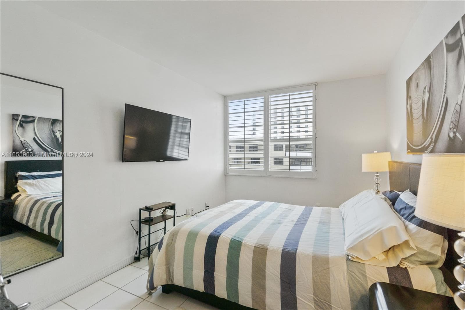 100 Lincoln Rd # 924, Miami Beach FL 33139 — 11