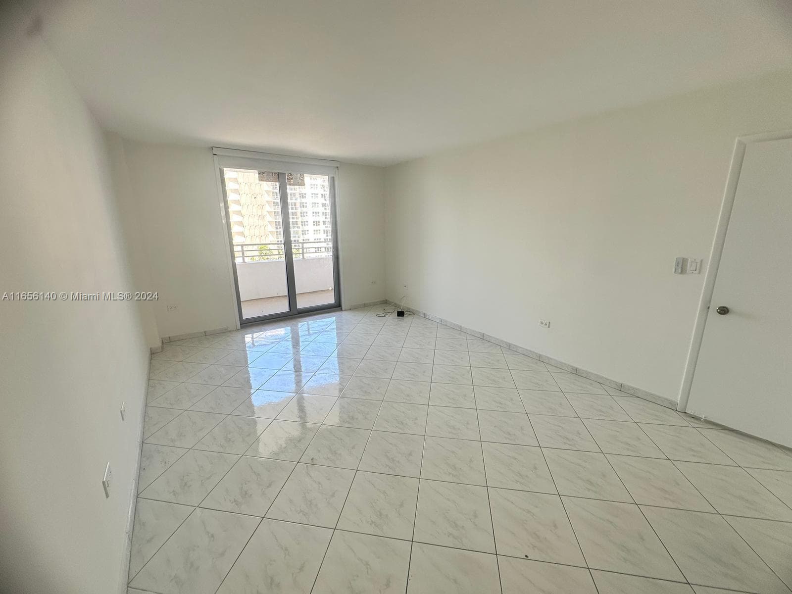 5555 Collins Ave # 8Z, Miami Beach FL 33140 — 23