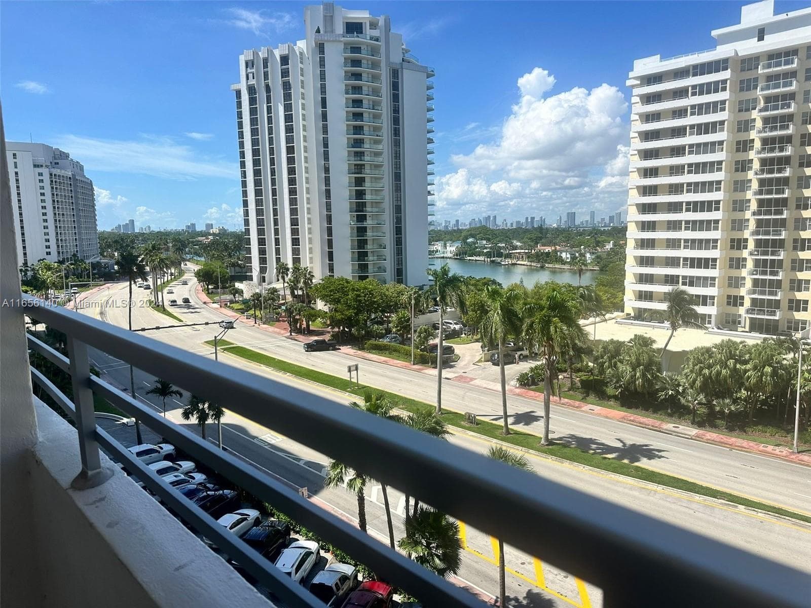 5555 Collins Ave # 8Z, Miami Beach FL 33140 — 2