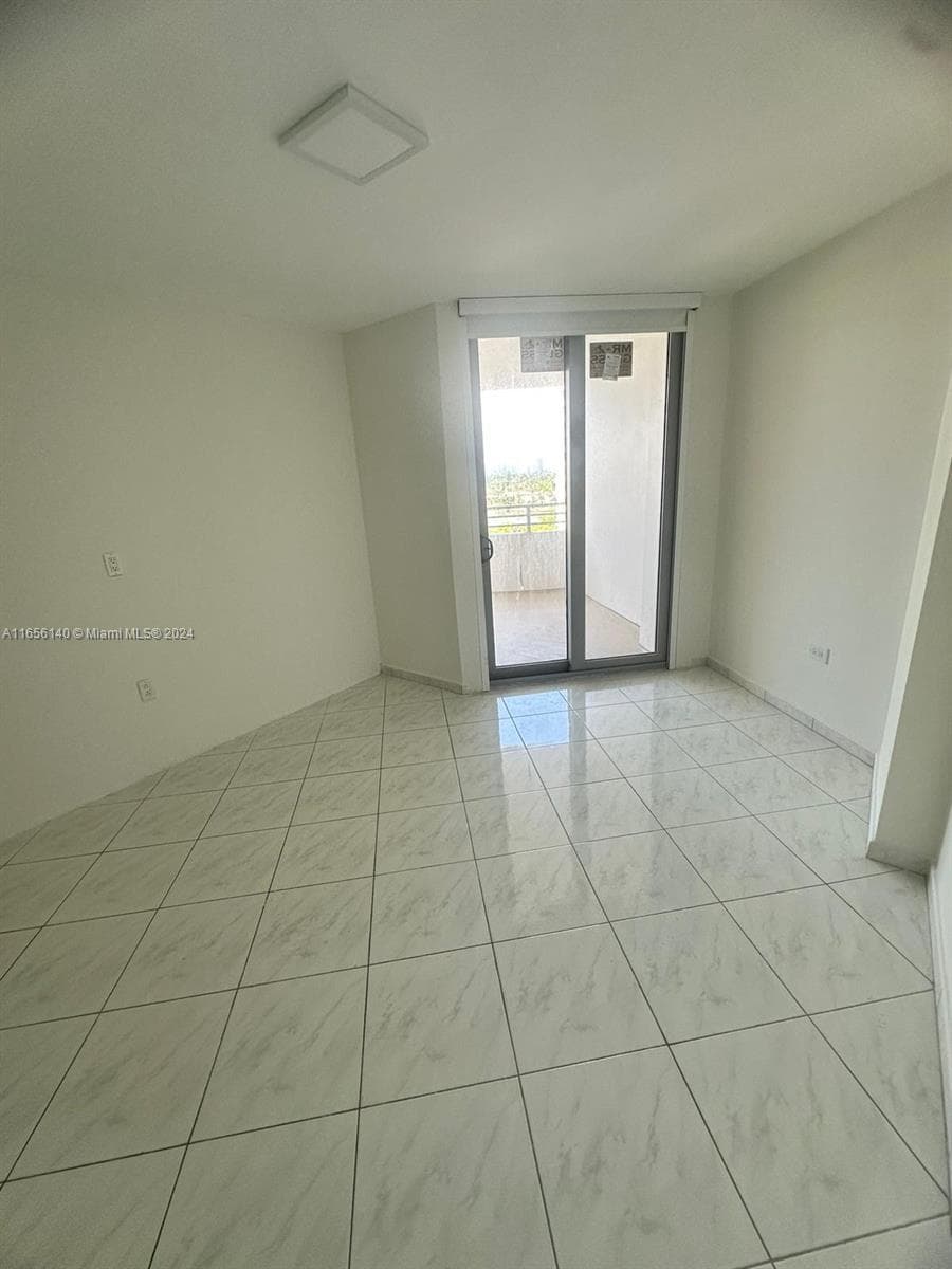 5555 Collins Ave # 8Z, Miami Beach FL 33140 — 12